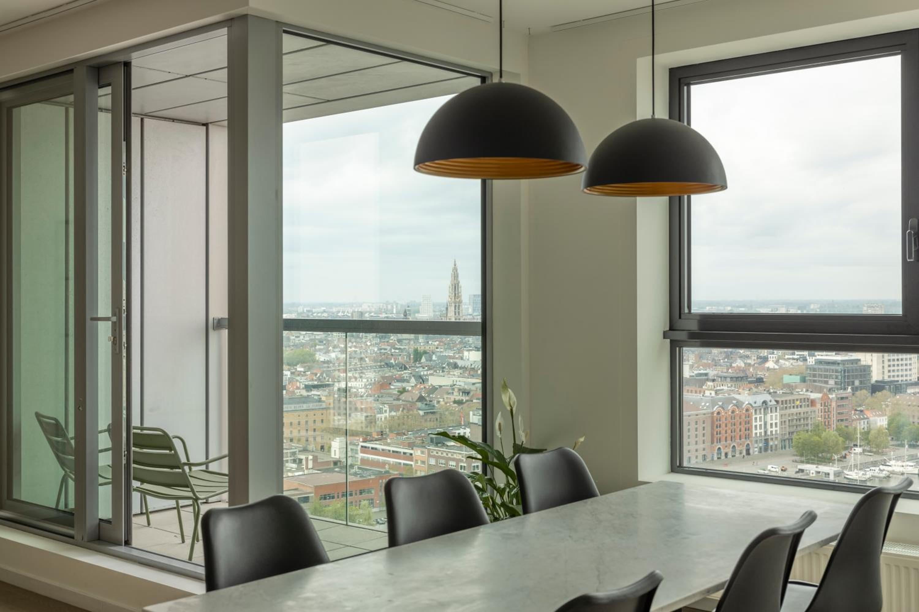 UNIEK appartement - mooiste en hoogste uitzicht op Antwerpen! - incl gratis parking