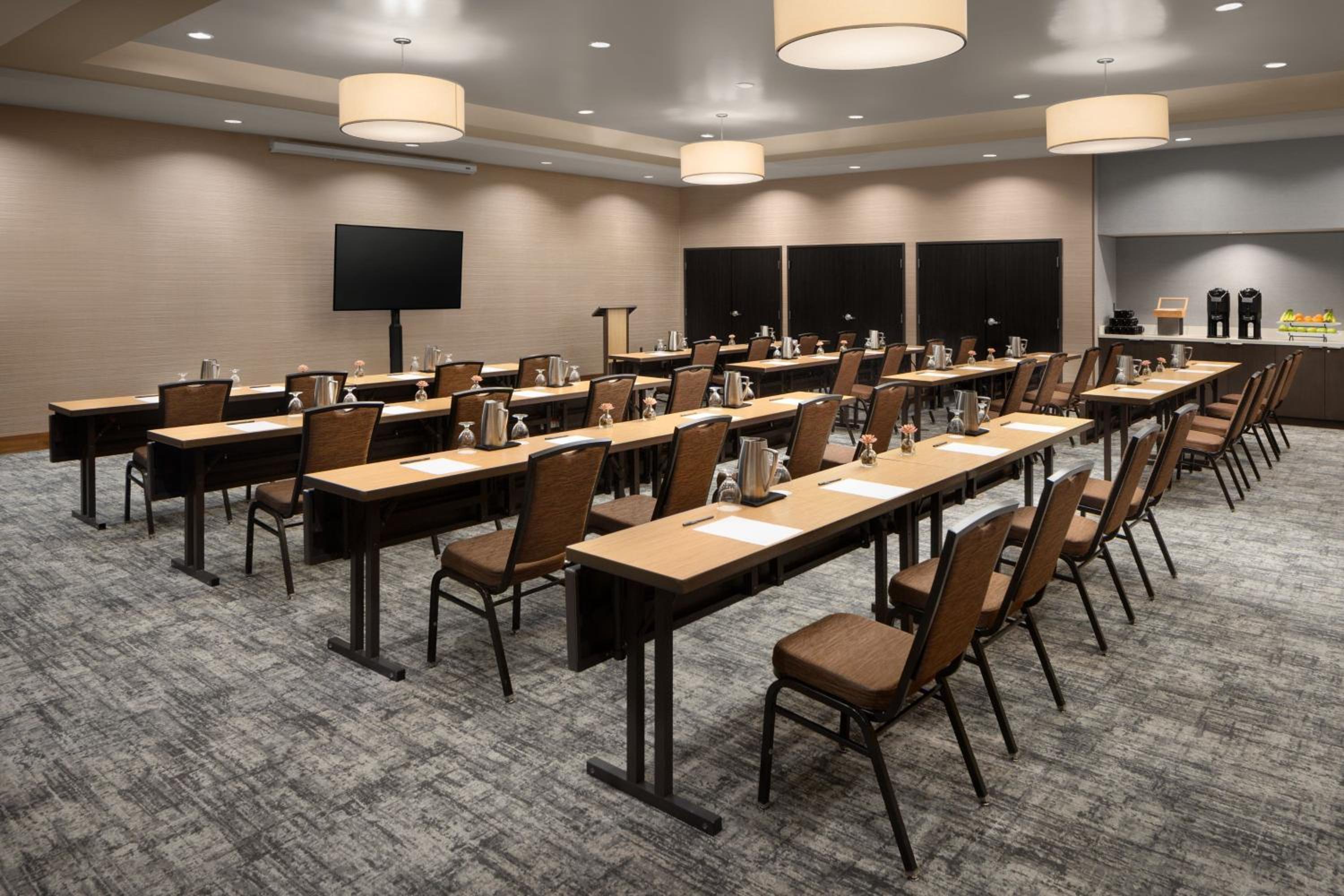 Courtyard by Marriott Seattle Bellevue/Downtown - Property Image 11