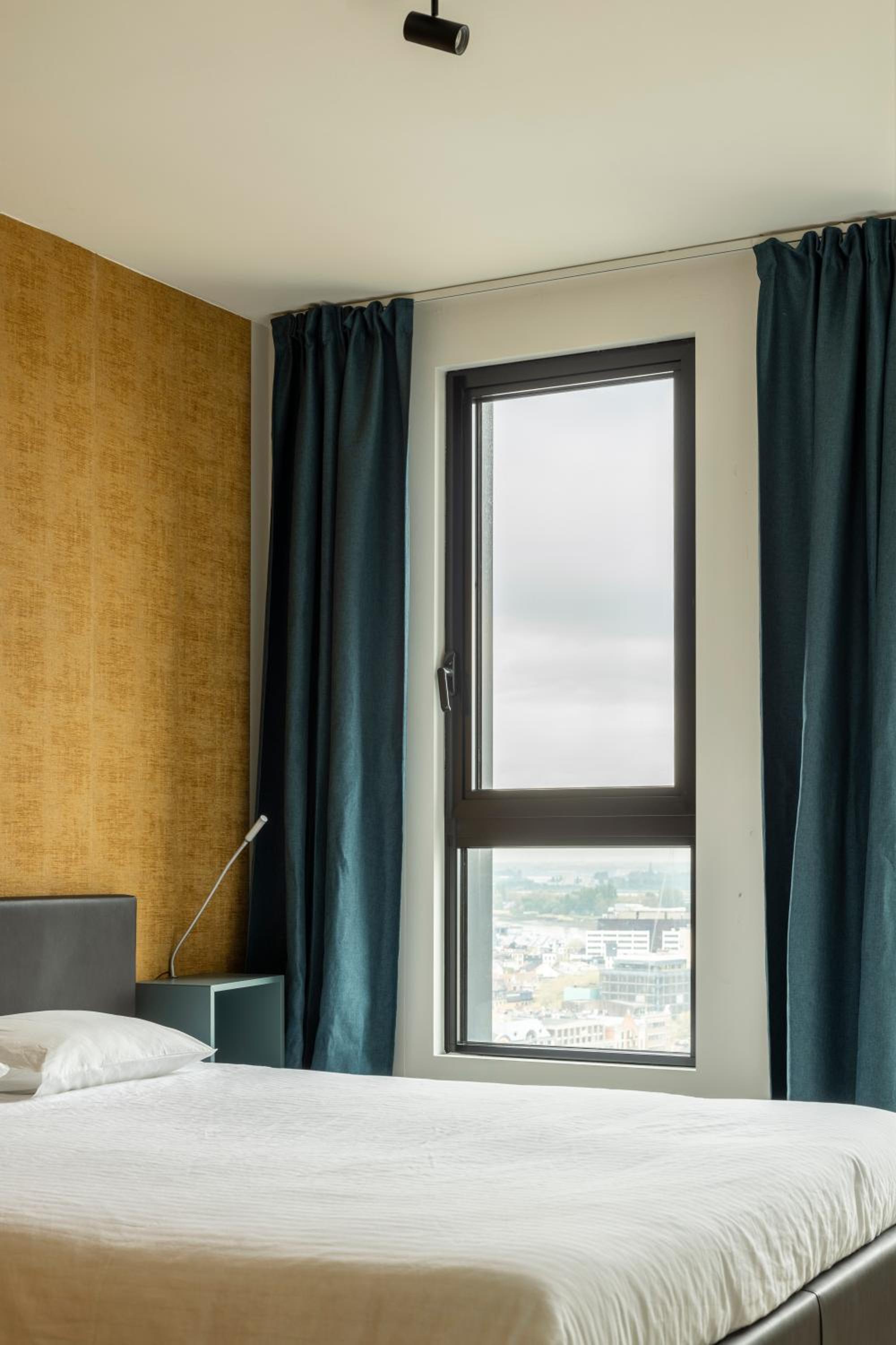 UNIEK appartement - mooiste en hoogste uitzicht op Antwerpen! - incl gratis parking