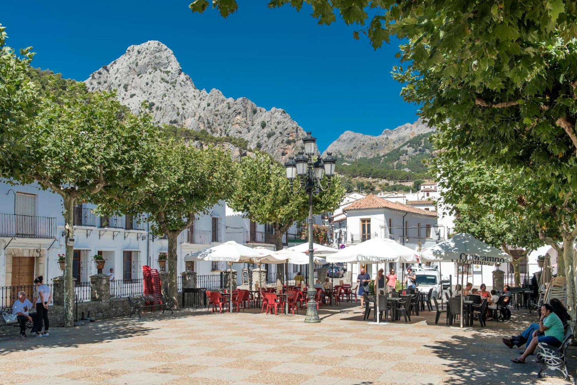 La Almena Blanca by Vintage Travel