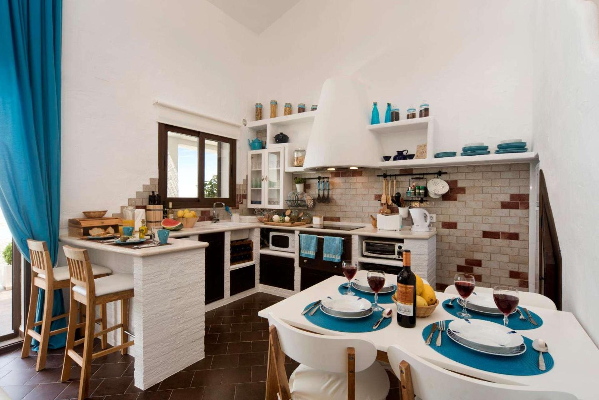 La Almena Blanca by Vintage Travel