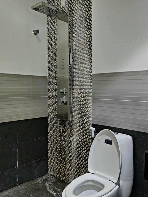 One Bercham South Villa photo 2