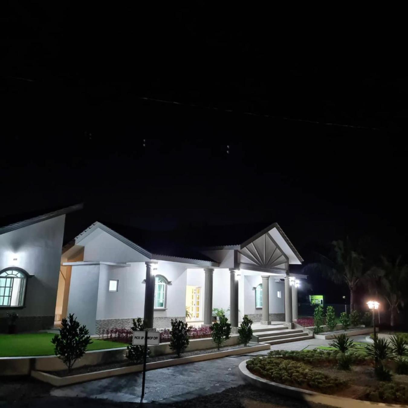 Villa Dracaena Melaka With Swimming Pool, Hill View and 20 minutes to Town photo 5