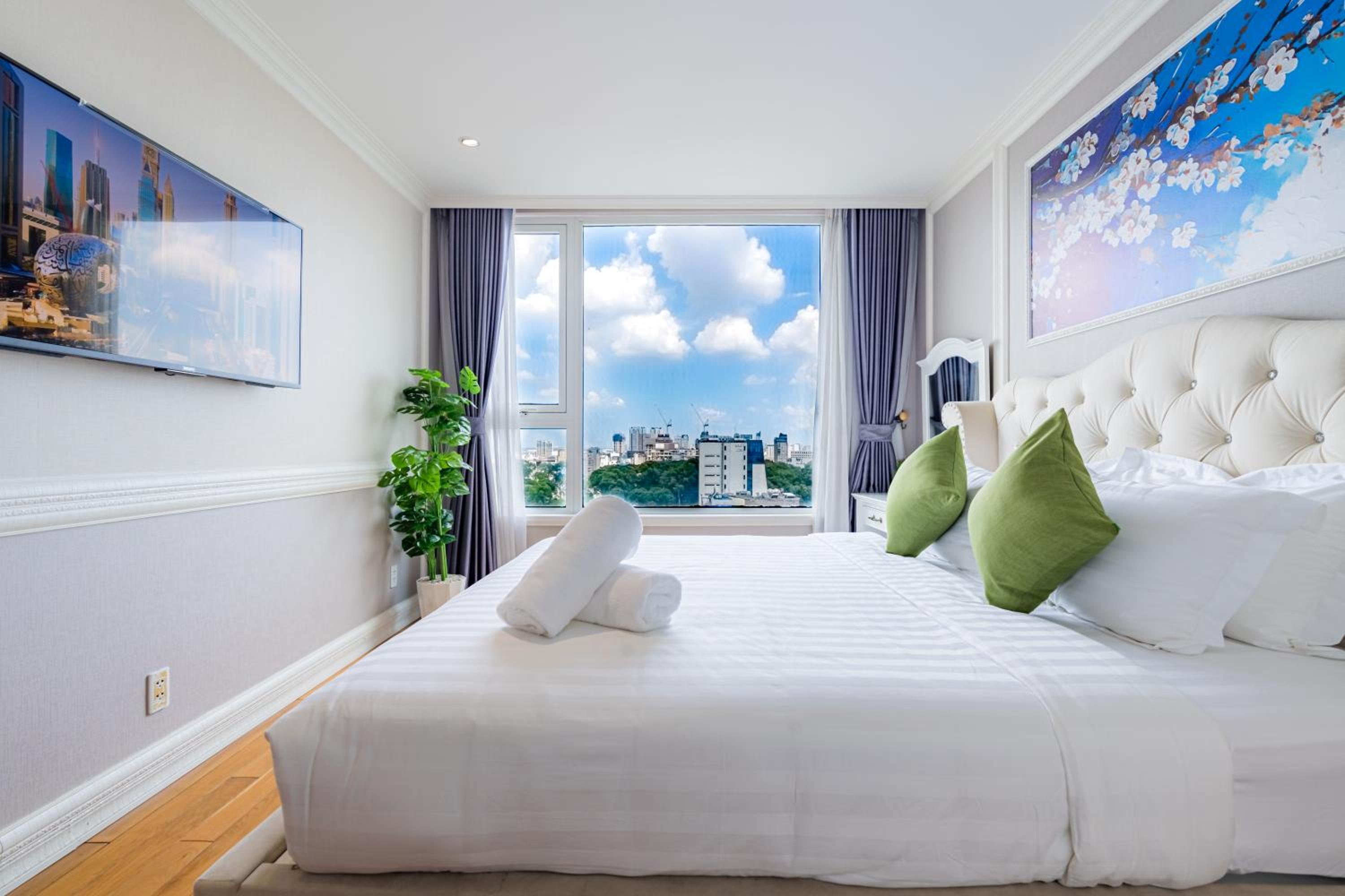 Léman Luxury Apartment District 3 HCMC