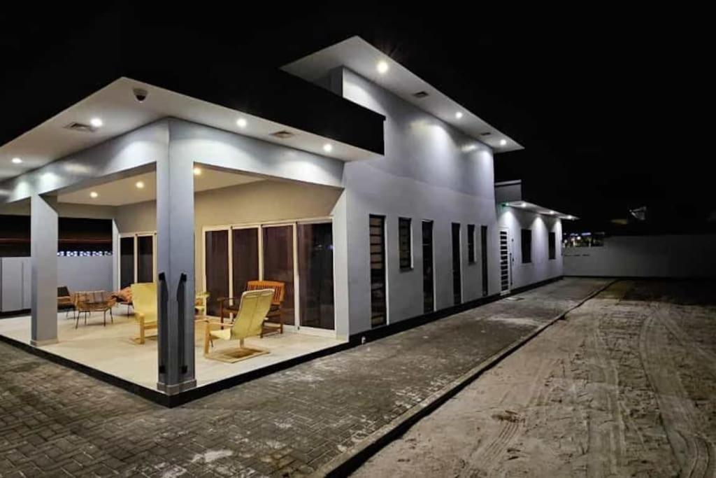Paradijs in Paramaribo view 3