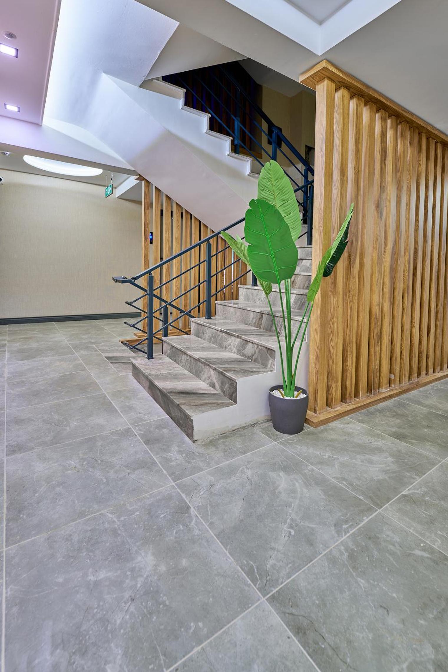 Der Inn Lara - Image 18