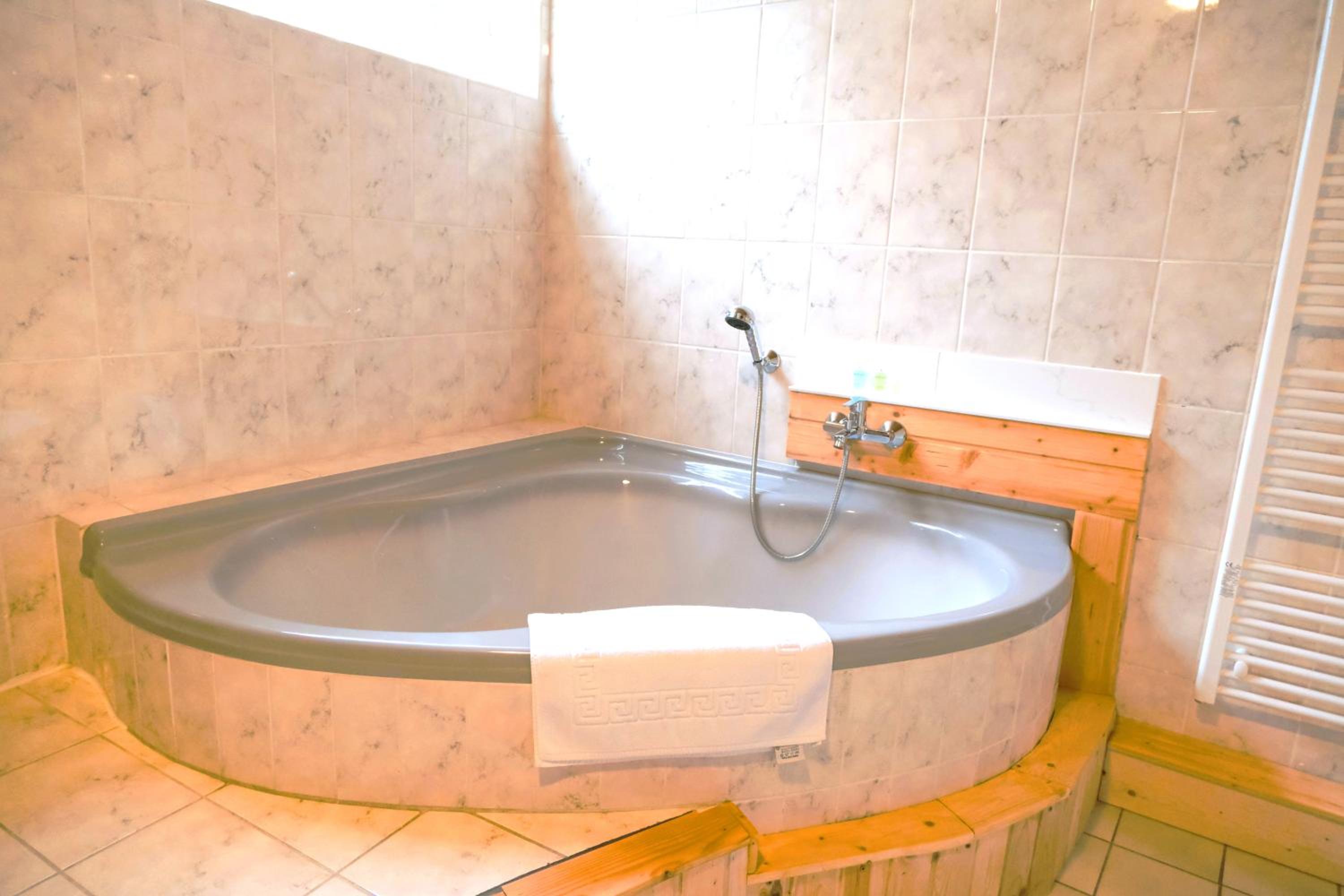 Blue Lagoon Holiday Apartments & Double Room with Balcony