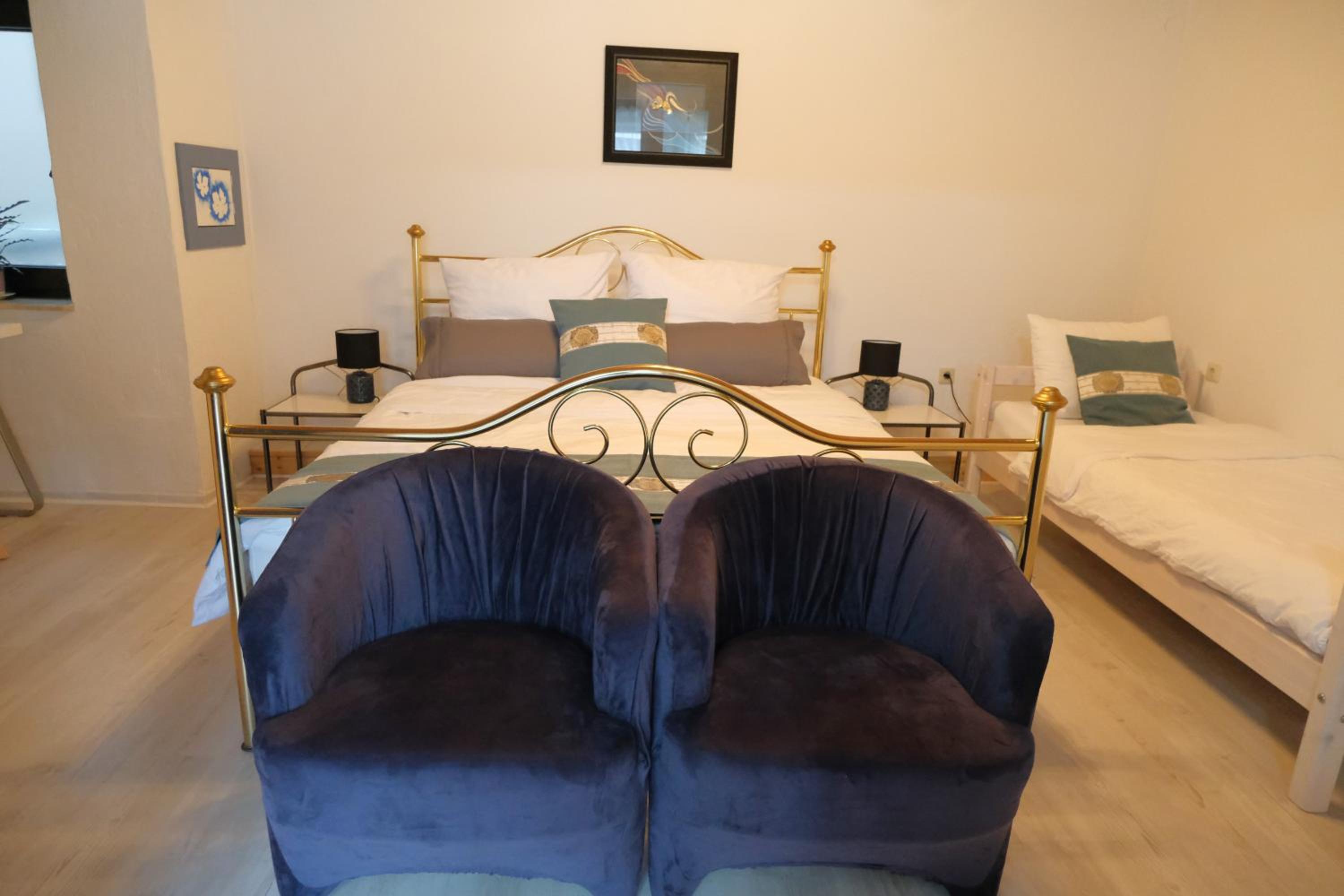 Blue Lagoon Holiday Apartments & Double Room with Balcony