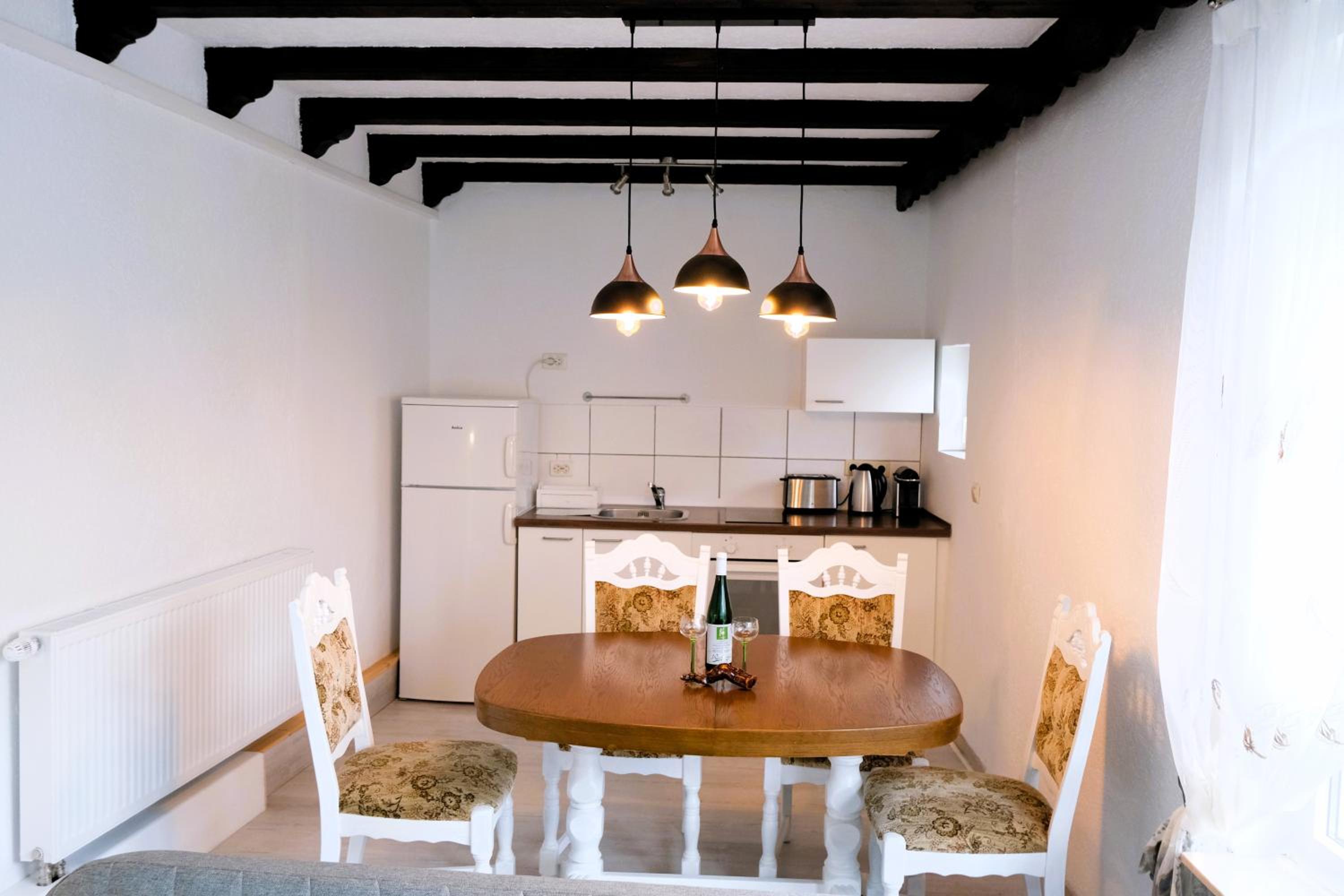 Blue Lagoon Holiday Apartments & Double Room with Balcony