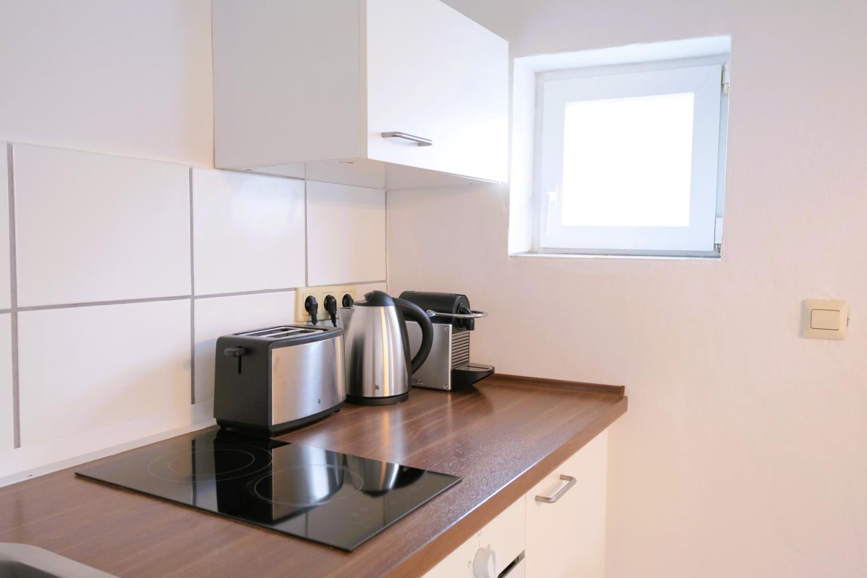 Blue Lagoon Holiday Apartments & Double Room with Balcony