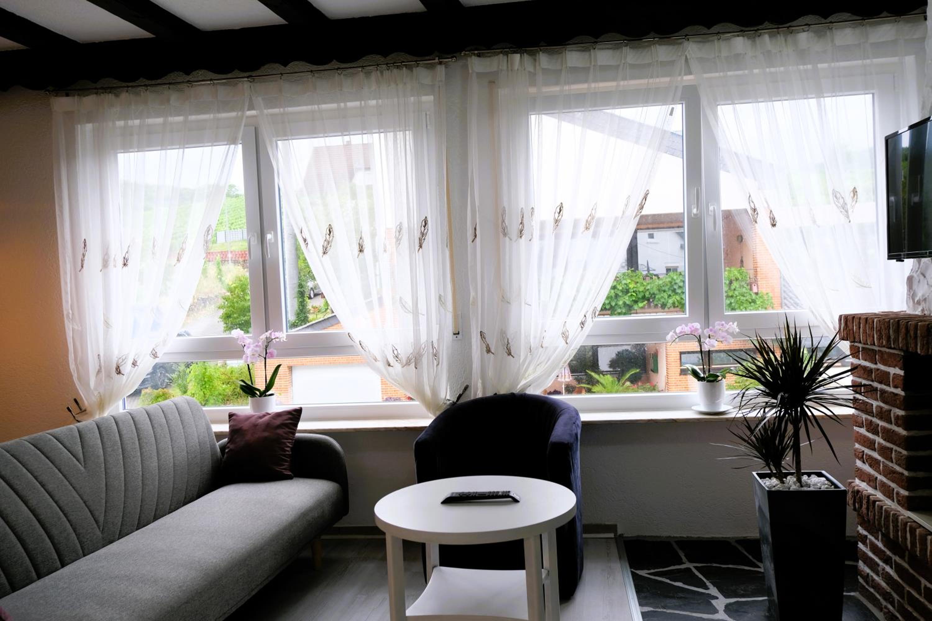 Blue Lagoon Holiday Apartments & Double Room with Balcony