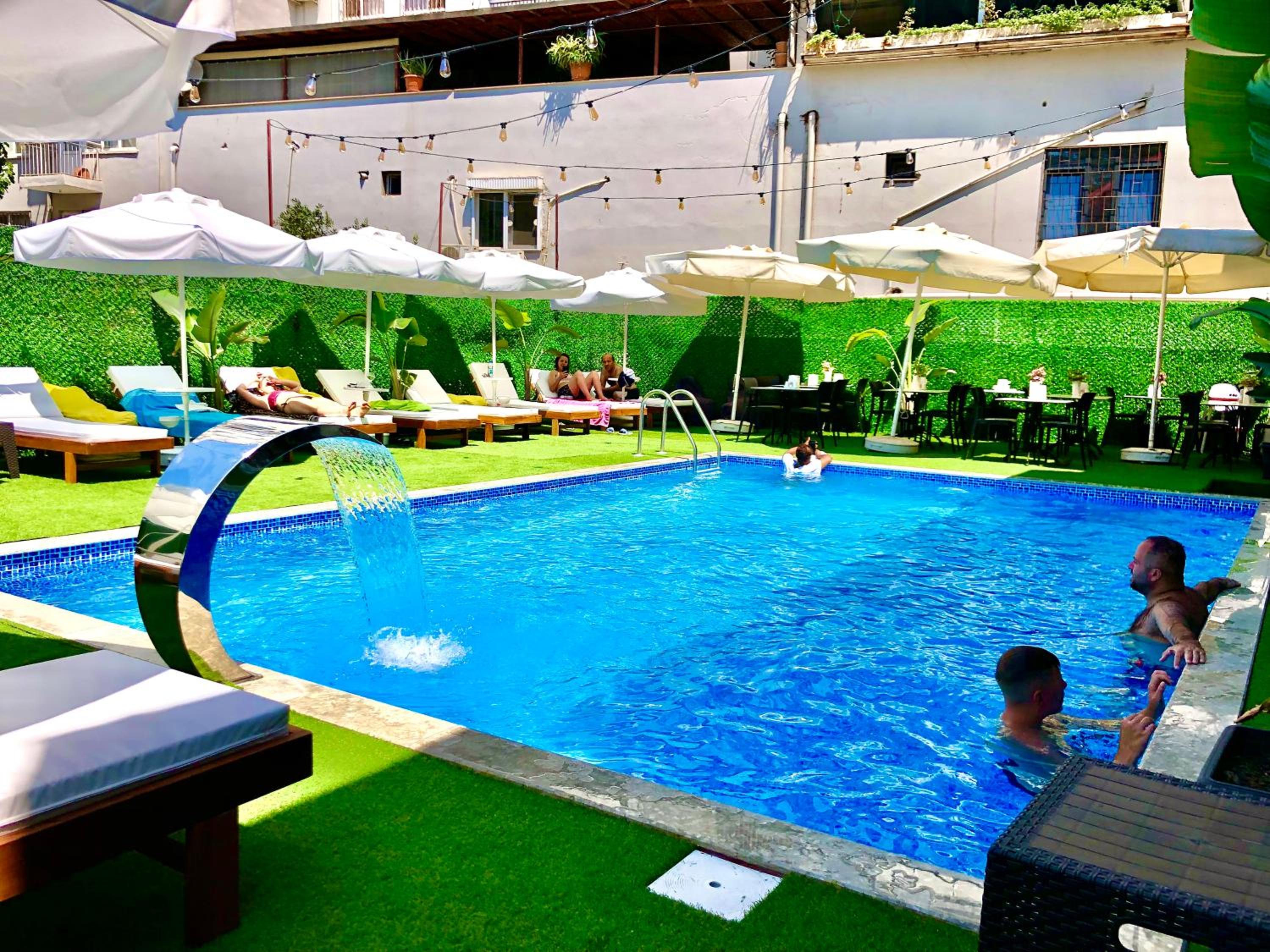 Wolf Of The City Otel - Image 15