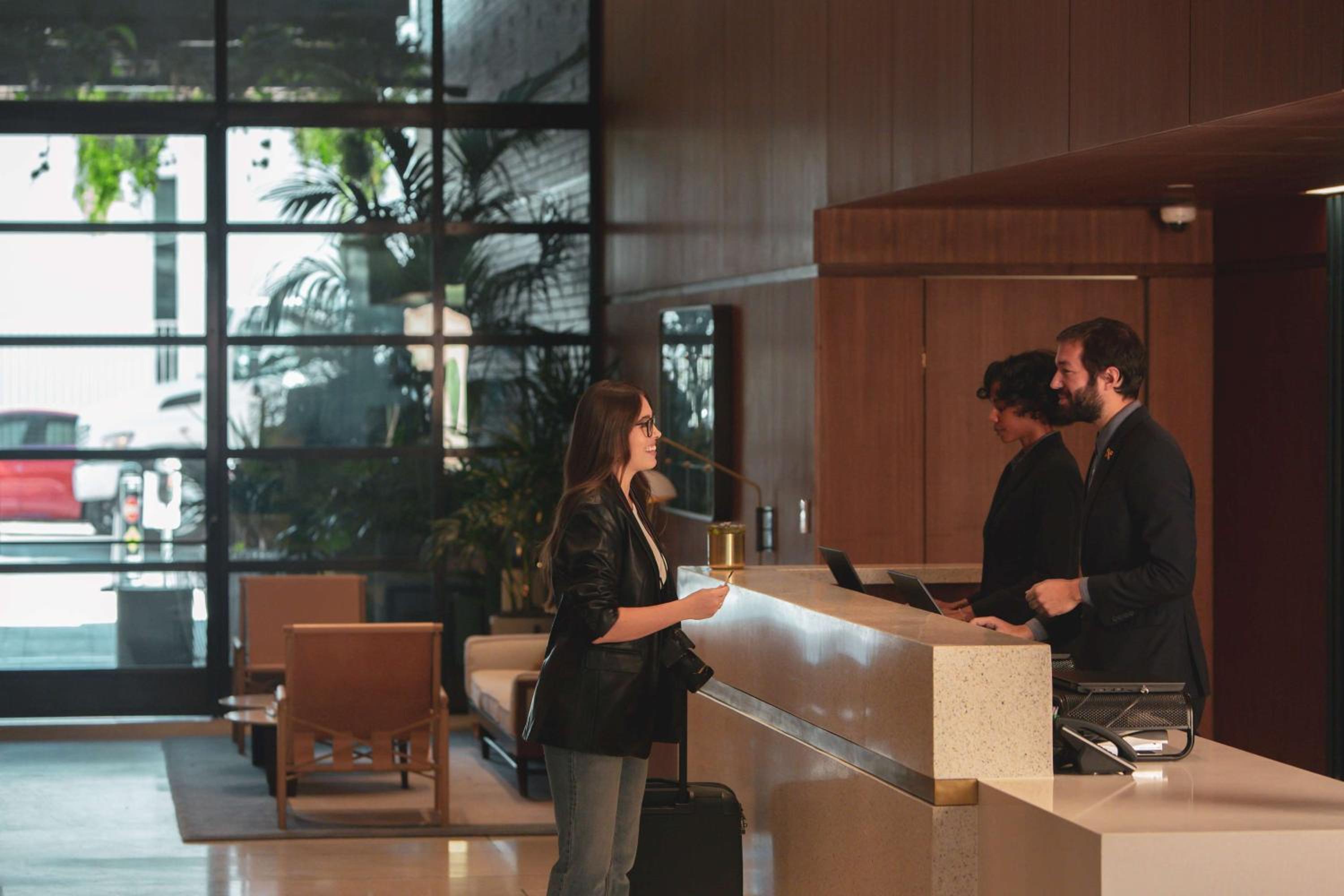 The Hollywood Grande, Autograph Collection 3