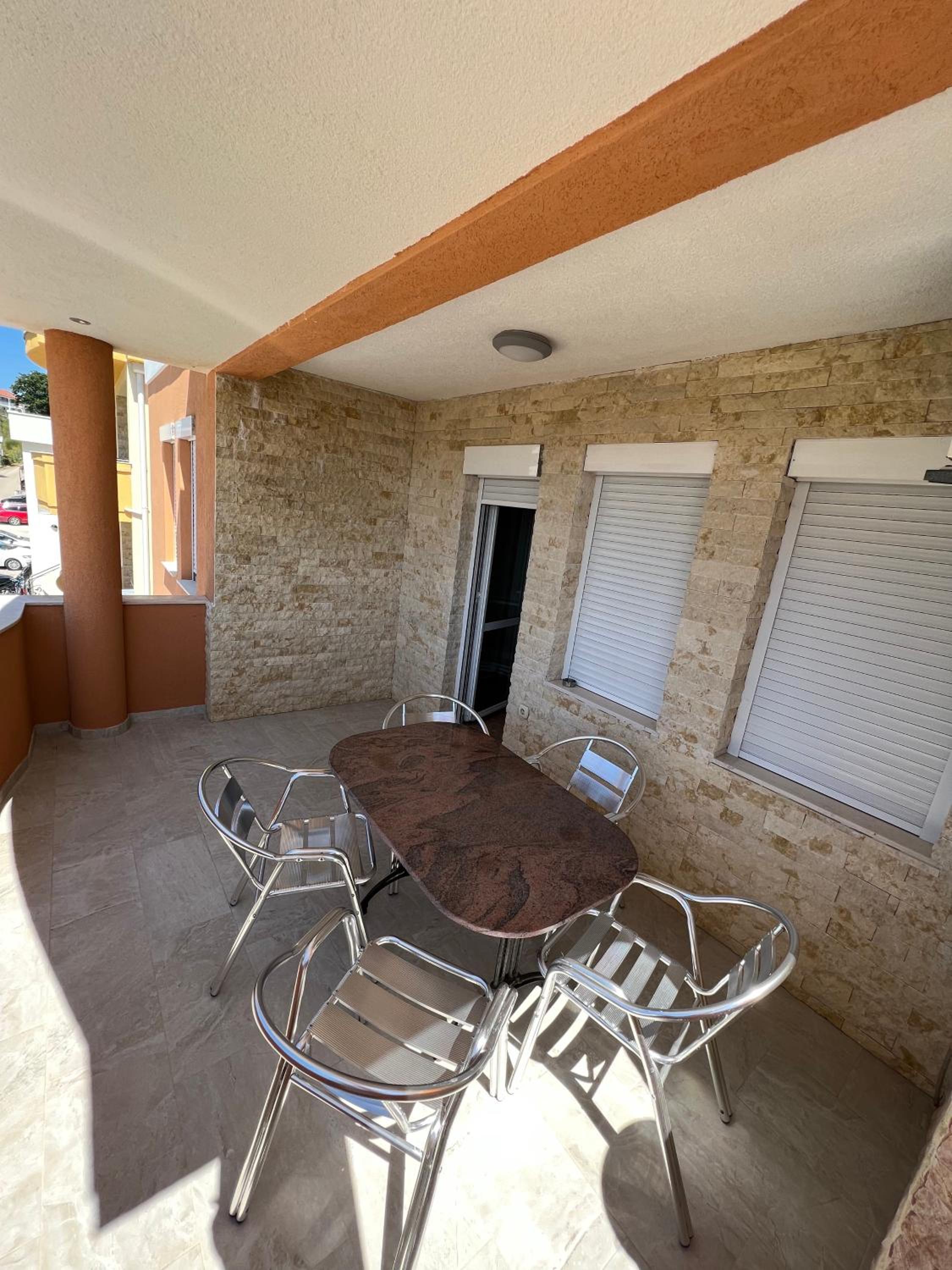 Apartments Zalli