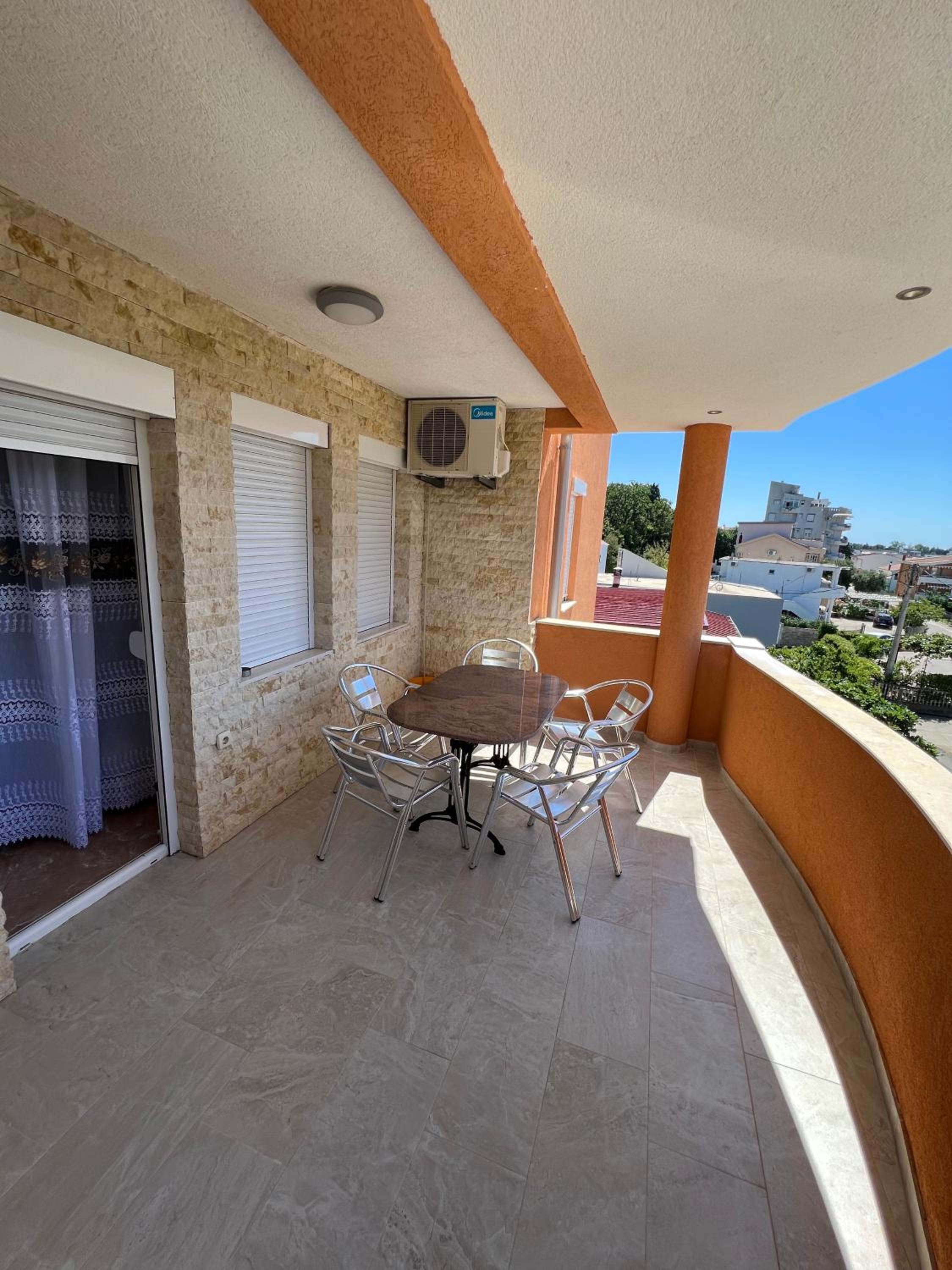 Apartments Zalli