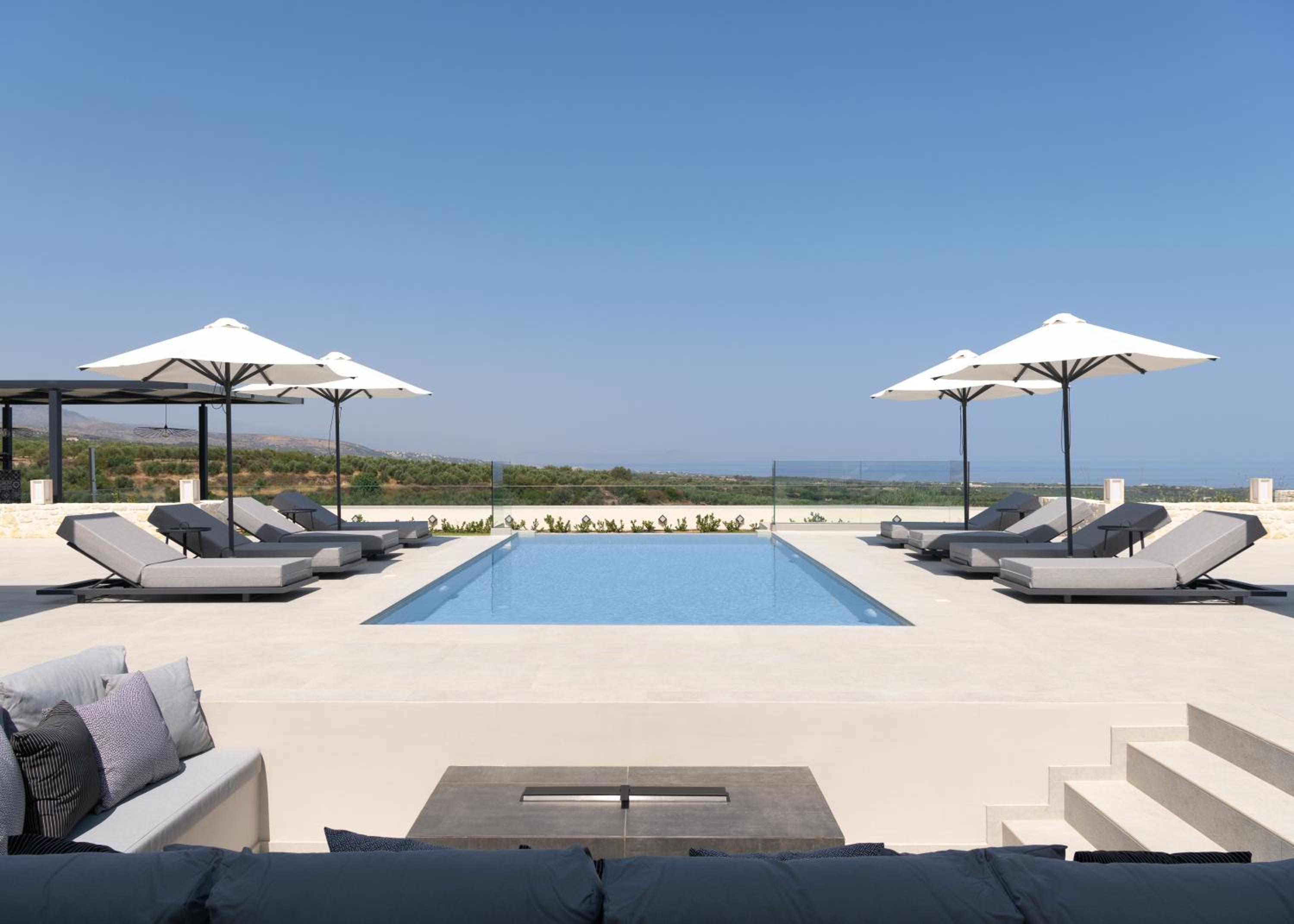 Caelum Villa with Heated Pool, By Hellocrete view 2
