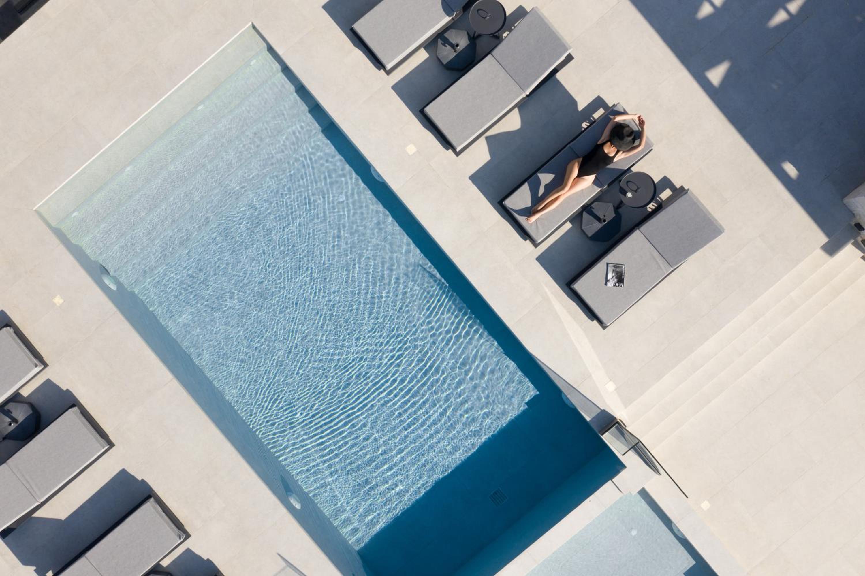 Caelum Villa with Heated Pool, By Hellocrete view 4