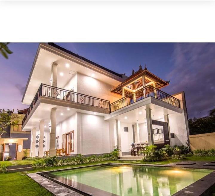 Villa John