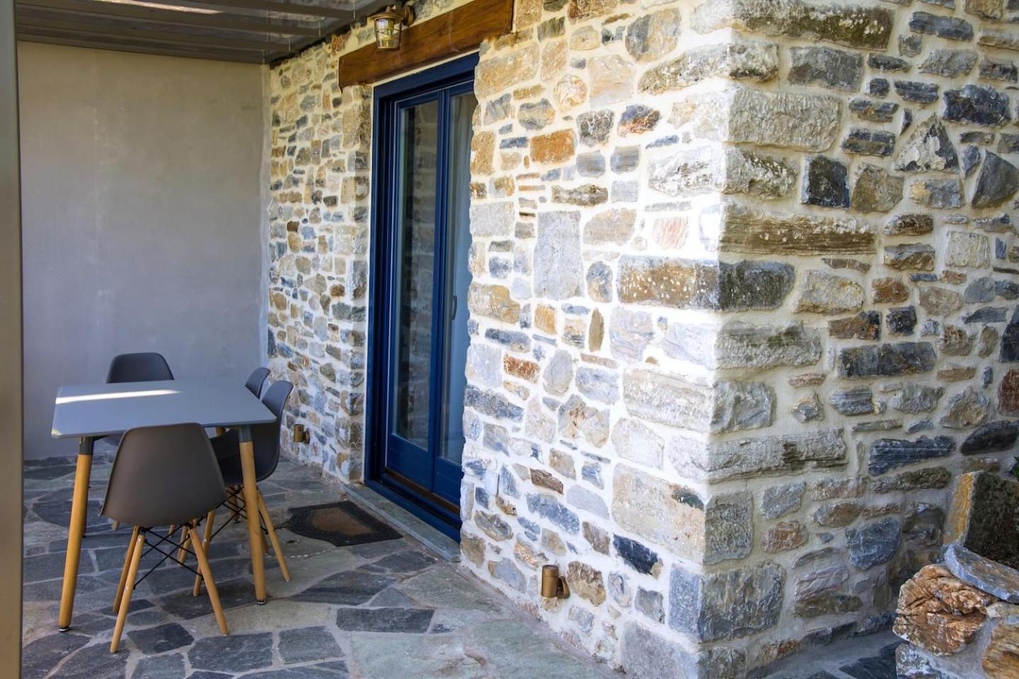 Iris Stone Villa with Jacuzzi