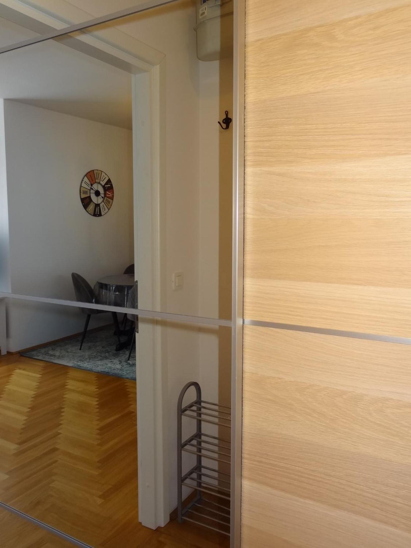 Well-equipped apartment with free parking view 3