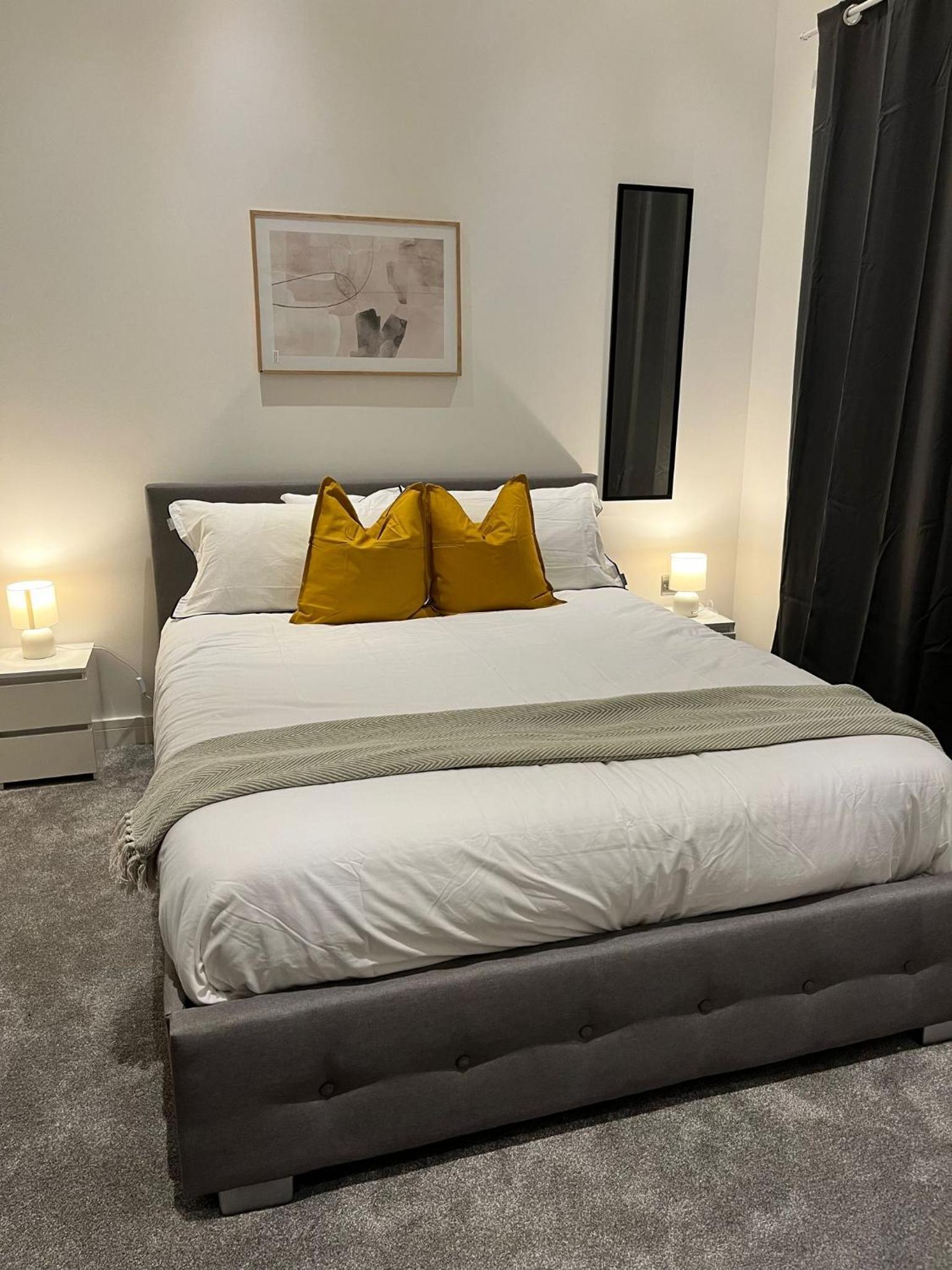 Modern 2bed Sutton view 4