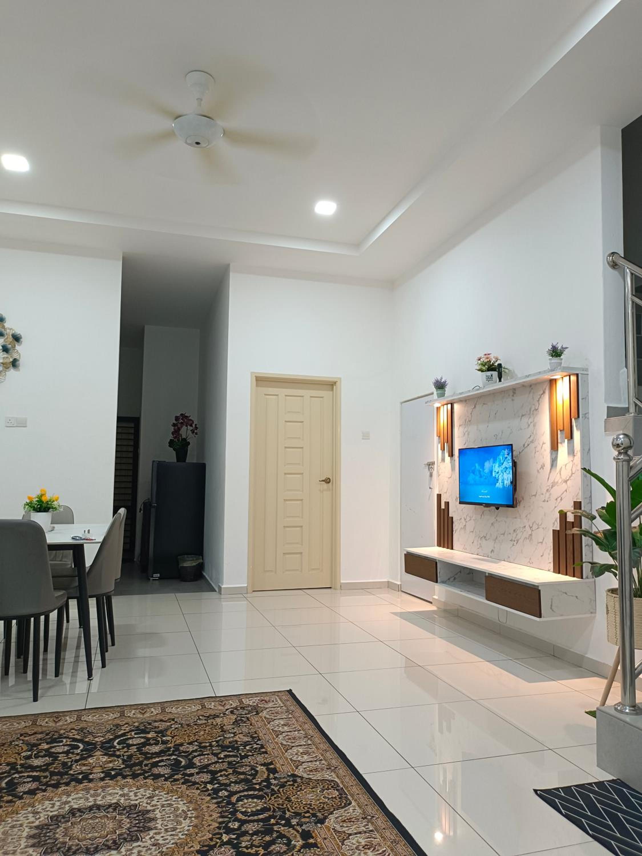 TGG Homestay with Netflix photo 6