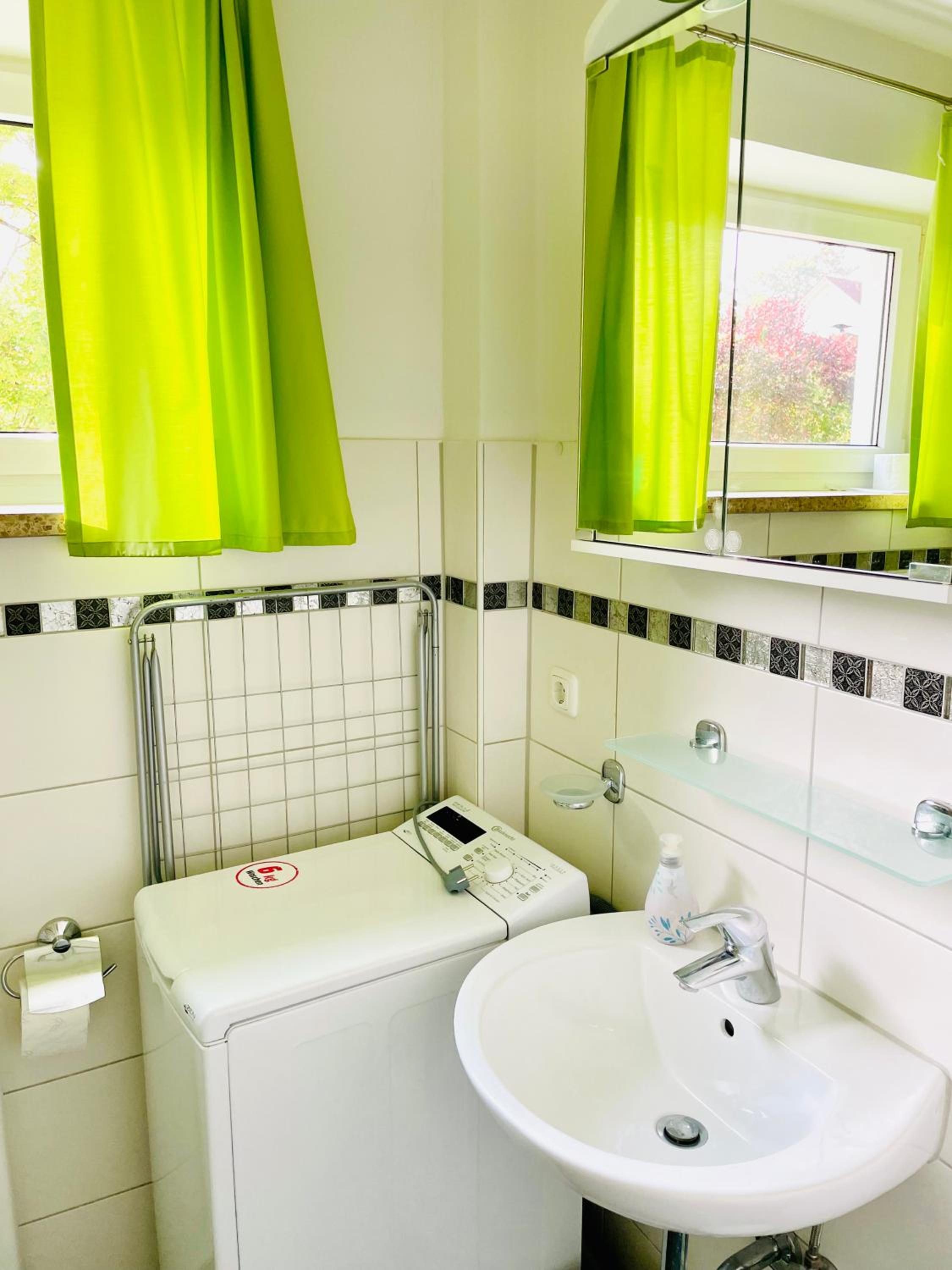 suite42 mit Seeblick nur 400m zum See - Property Image 4