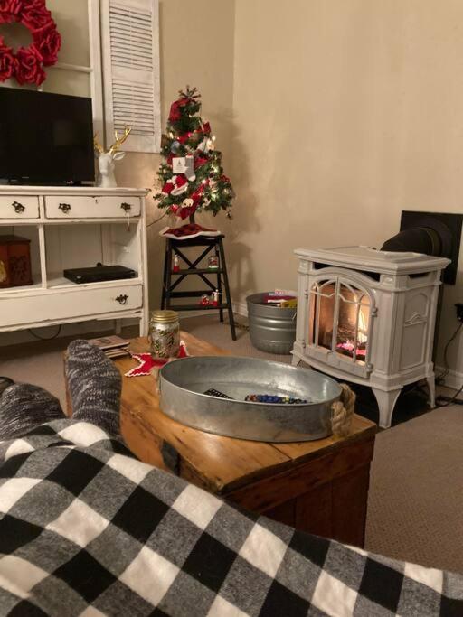 Antiquity Rose Retreat-2nd Floor Spacious and Private Apartment