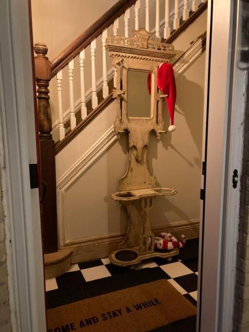 Antiquity Rose Retreat-2nd Floor Spacious and Private Apartment