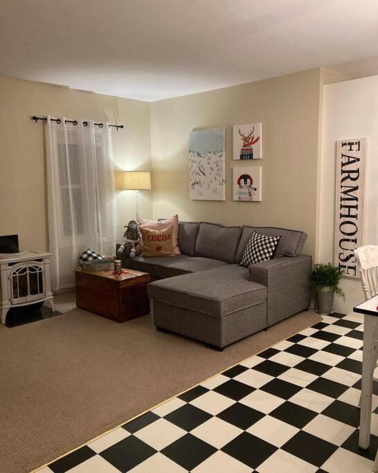 Antiquity Rose Retreat-2nd Floor Spacious and Private Apartment