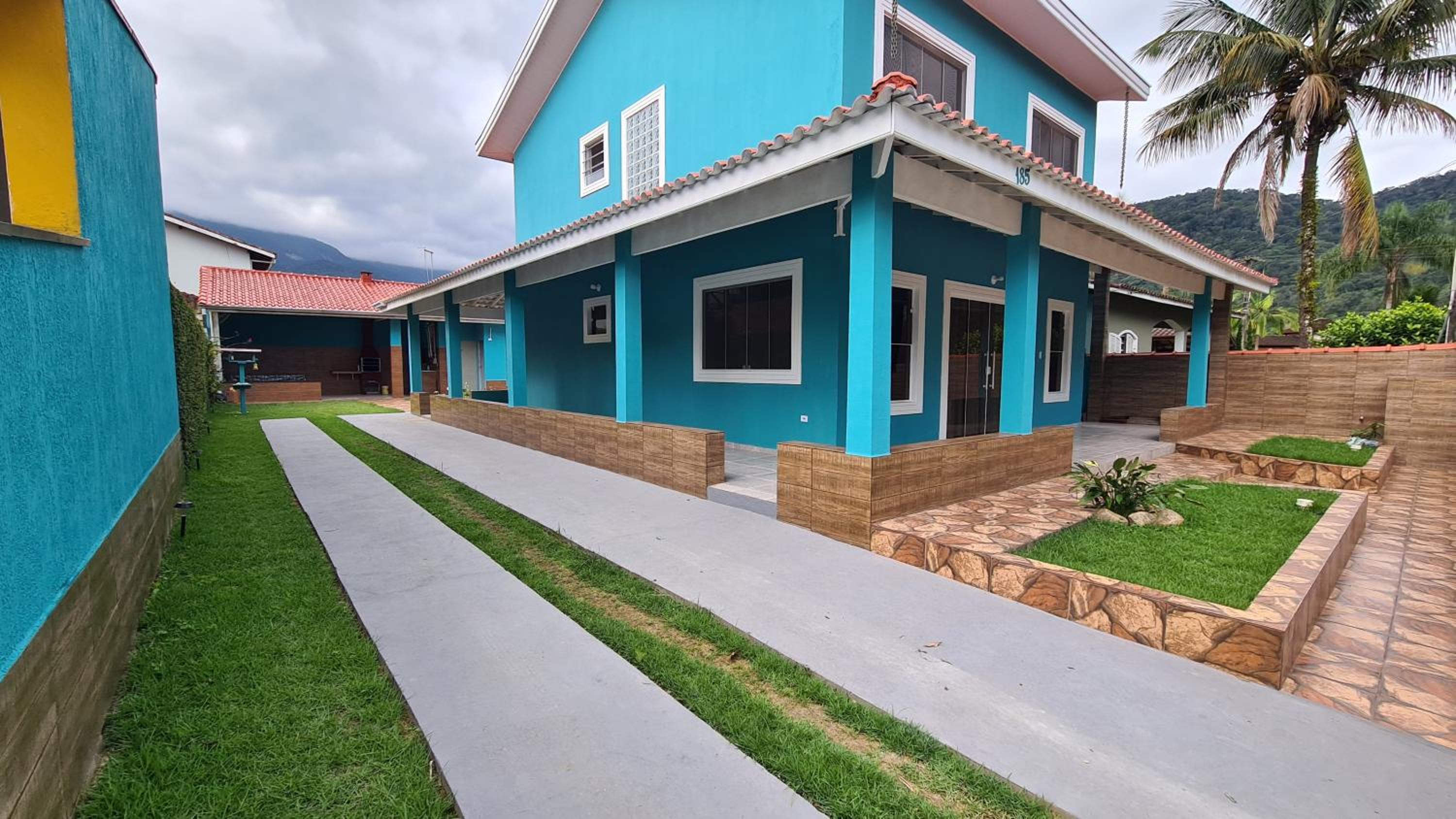 Casa com piscina e wife tabatinga