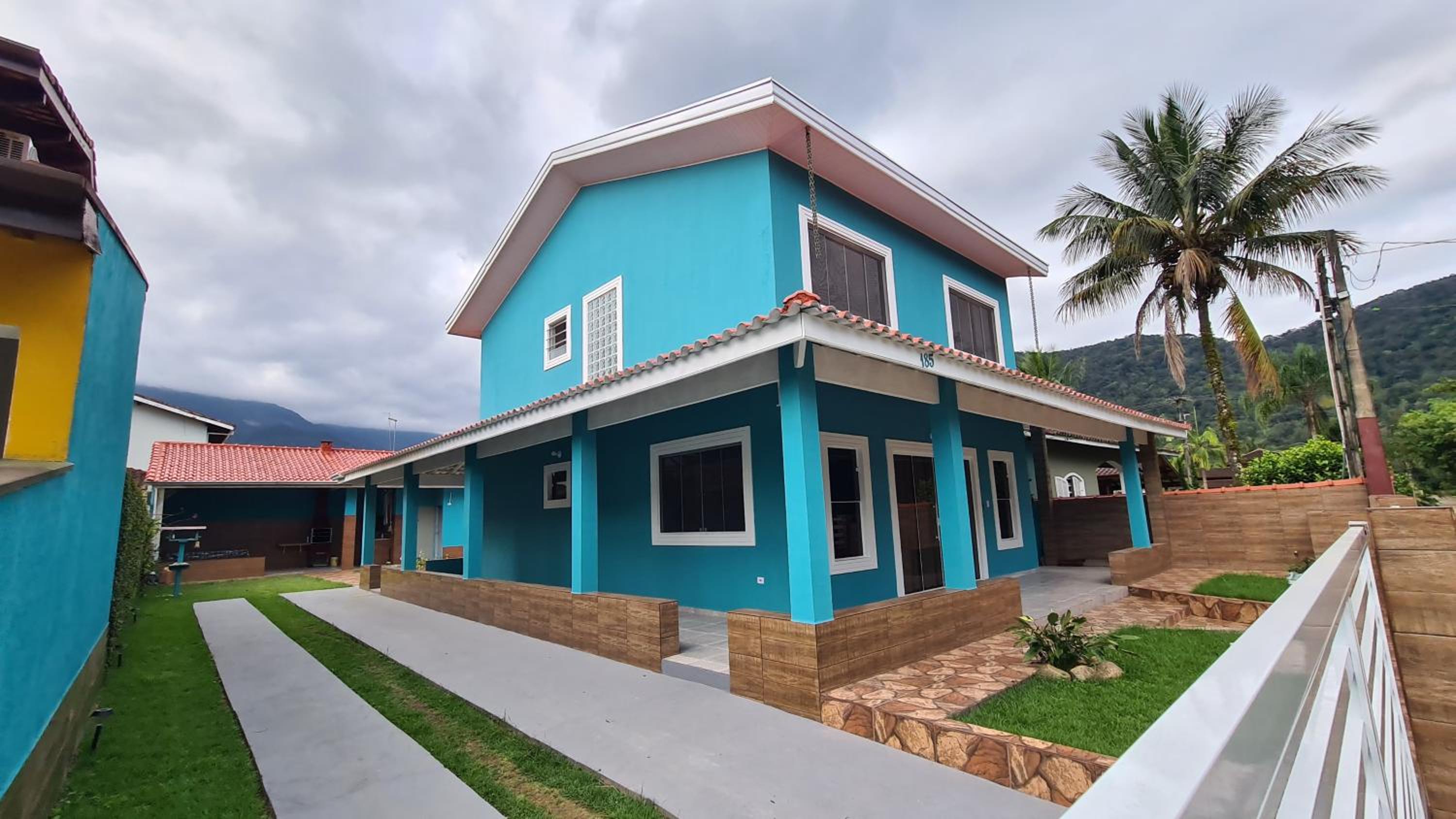 Casa com piscina e wife tabatinga