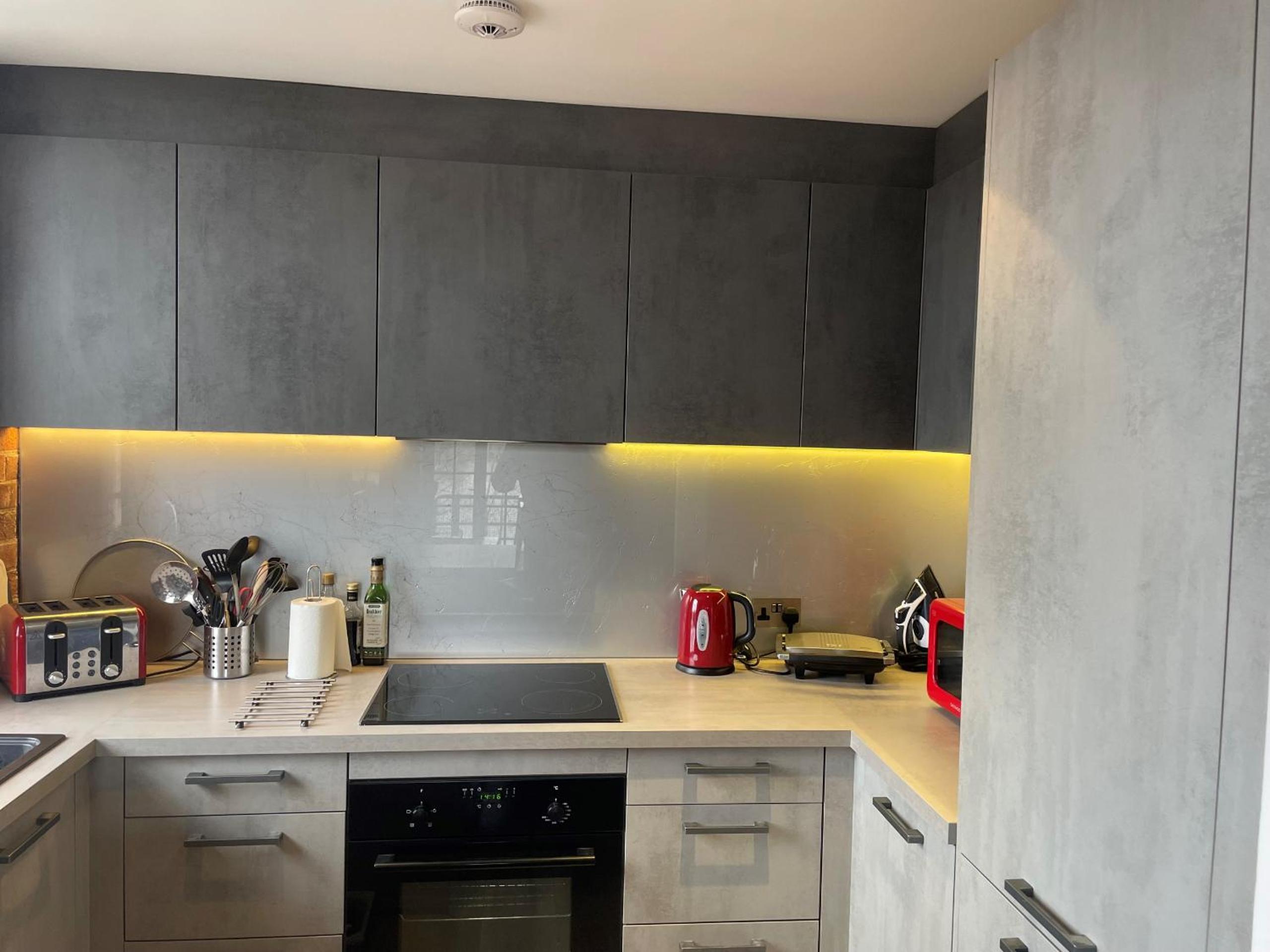 Addlestone Weybridge Stunning 2 bedroom 2 bath view 4