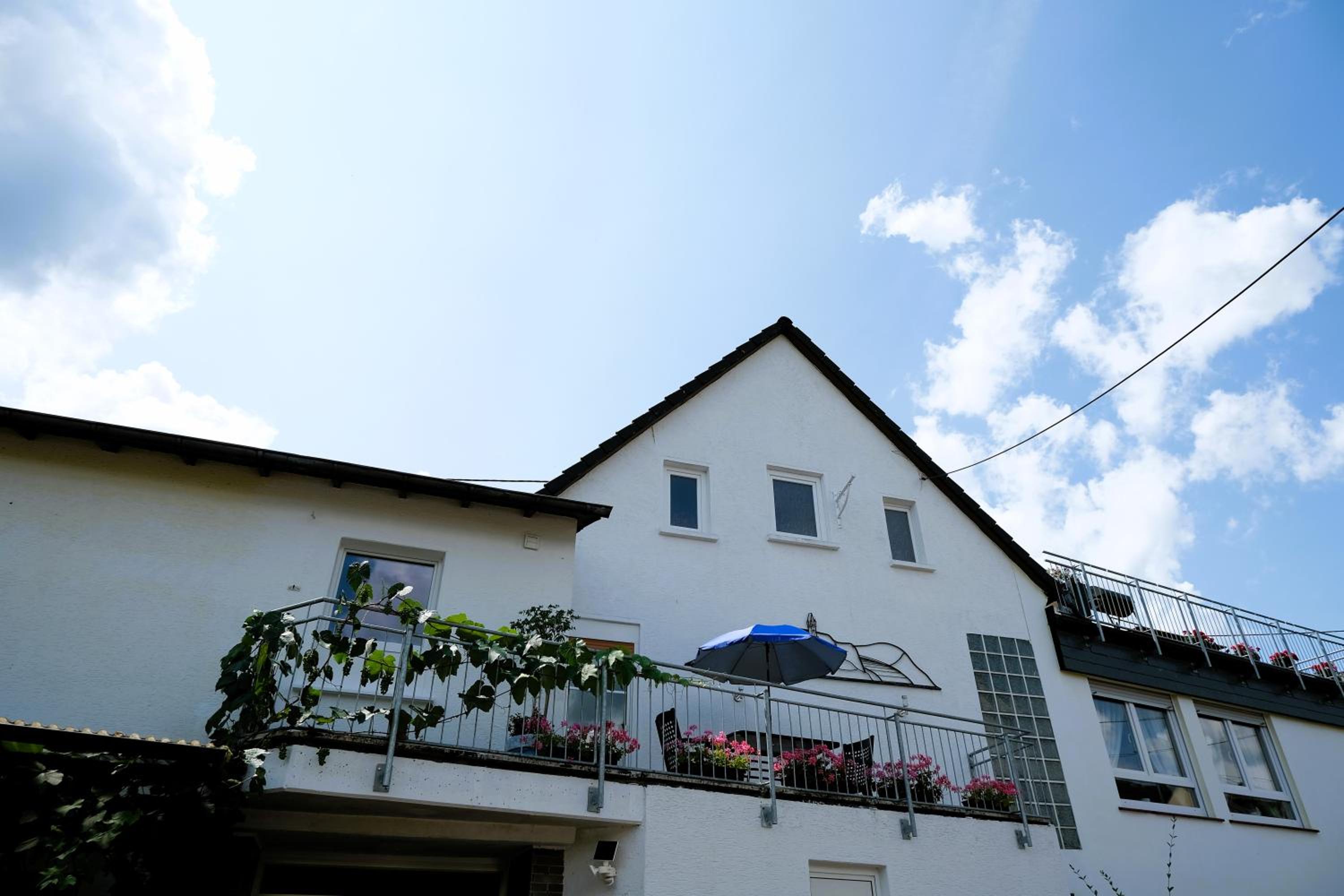 Blue Lagoon Holiday Apartments & Double Room with Balcony