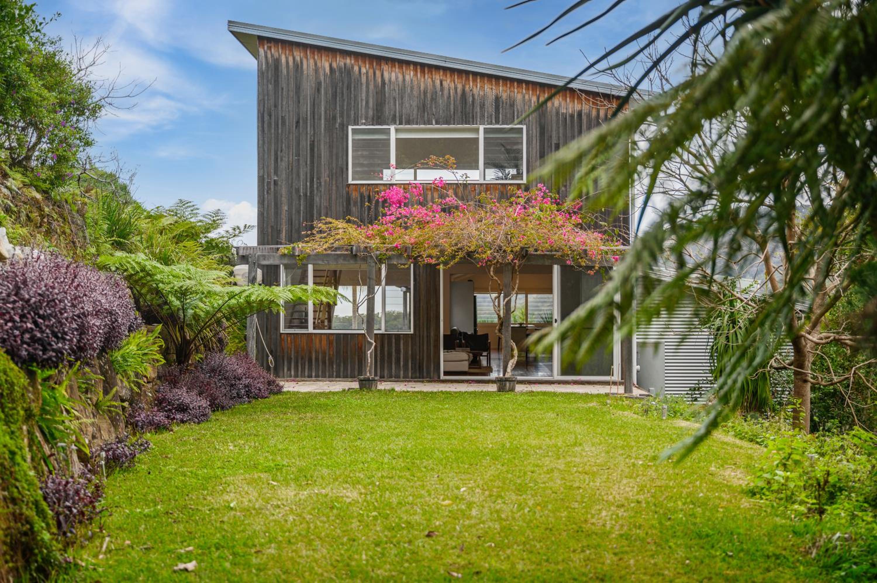 Tranquil Treetop Haven 3BR House with breathtaking views
