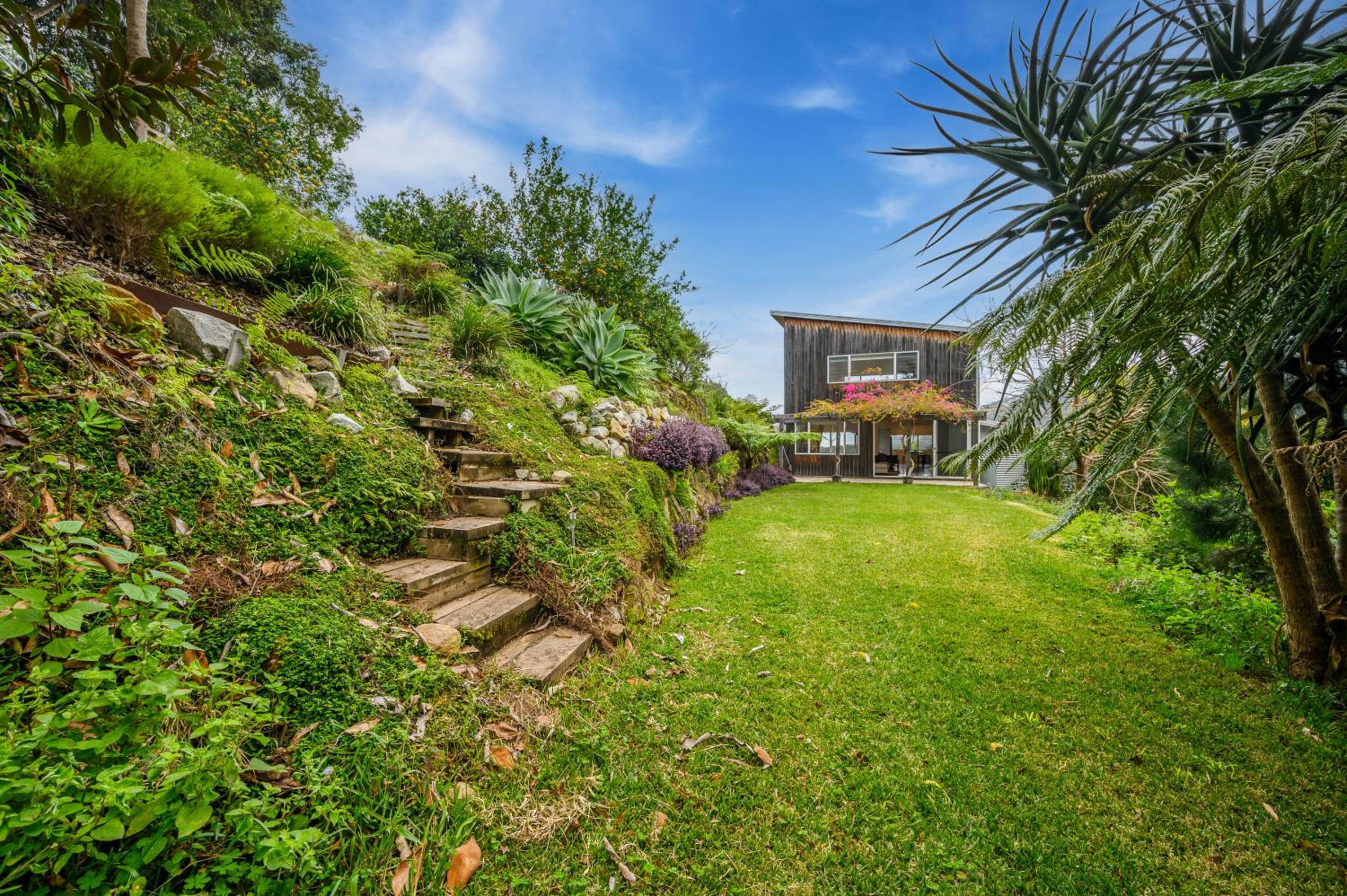 Tranquil Treetop Haven 3BR House with breathtaking views