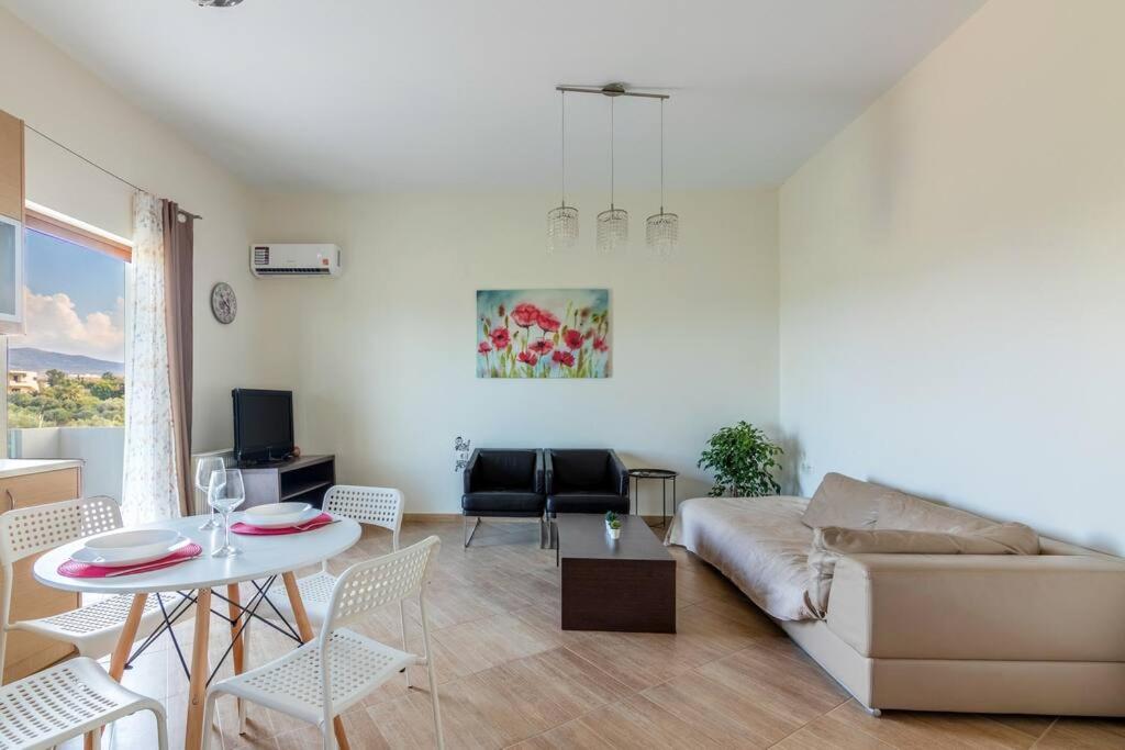 Family Flat 150m from Beach view 4