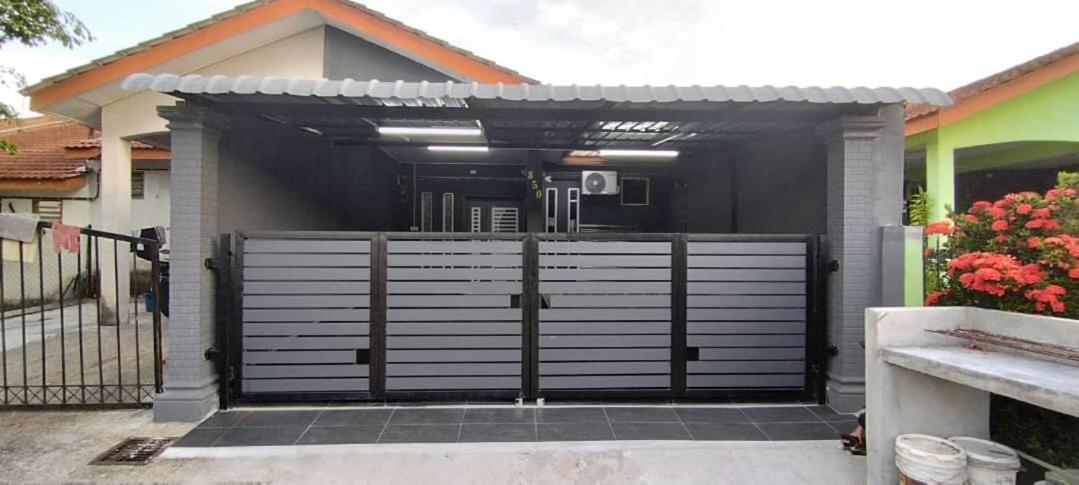 Black Homestay Teluk Kemang Port Dickson photo 1