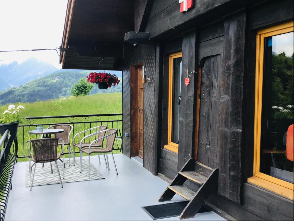 Le Petit Chalet-Leard view 2