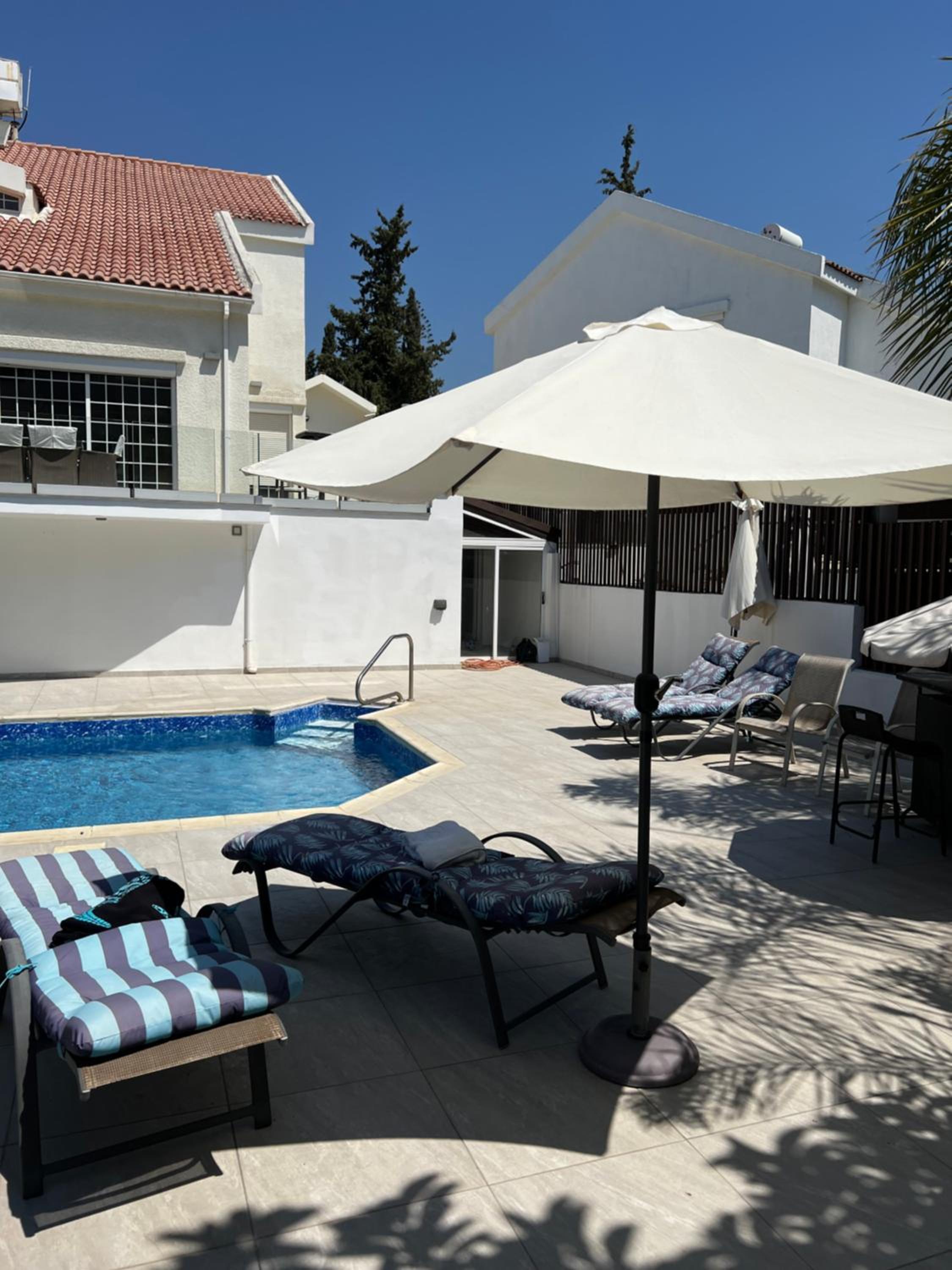 Villa Sawa by Ezoria Villas