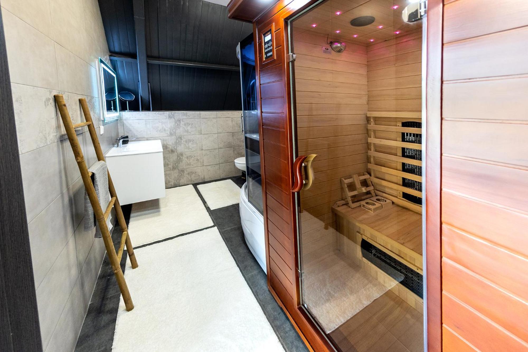 SM VIP HOUSES