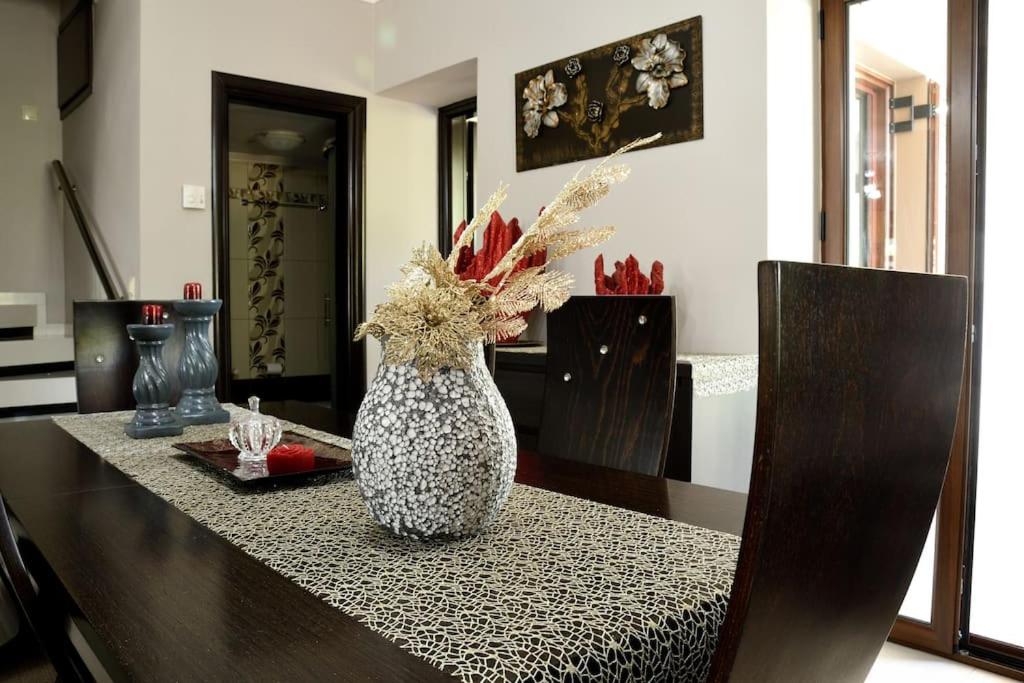 Villa Andrew