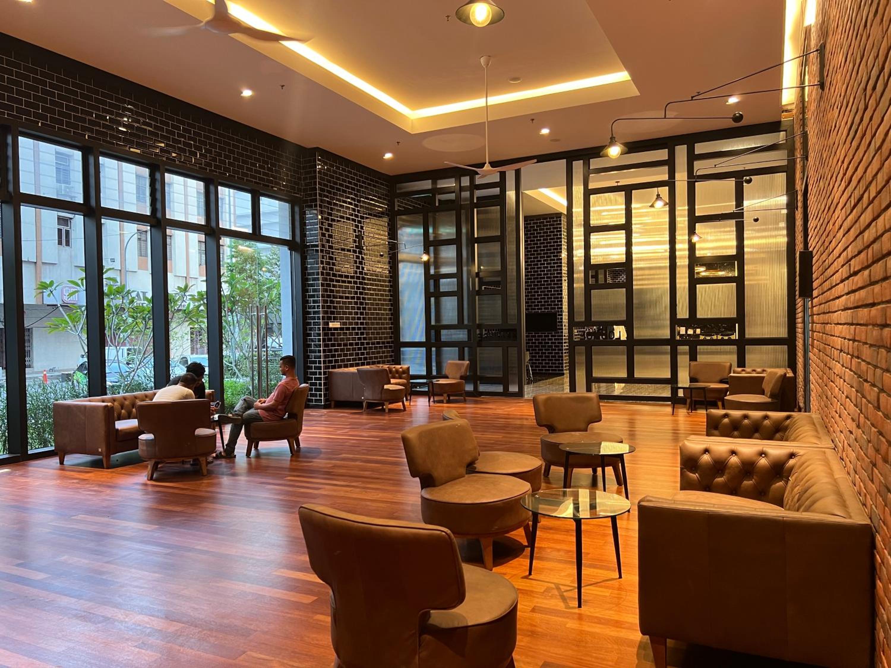 Chambers service suites klcc