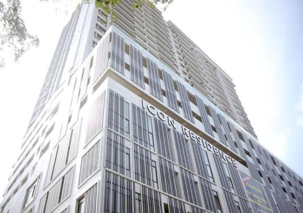 T STAY at Icon Residence -for 1 Room Free Netflix & Pool photo 6