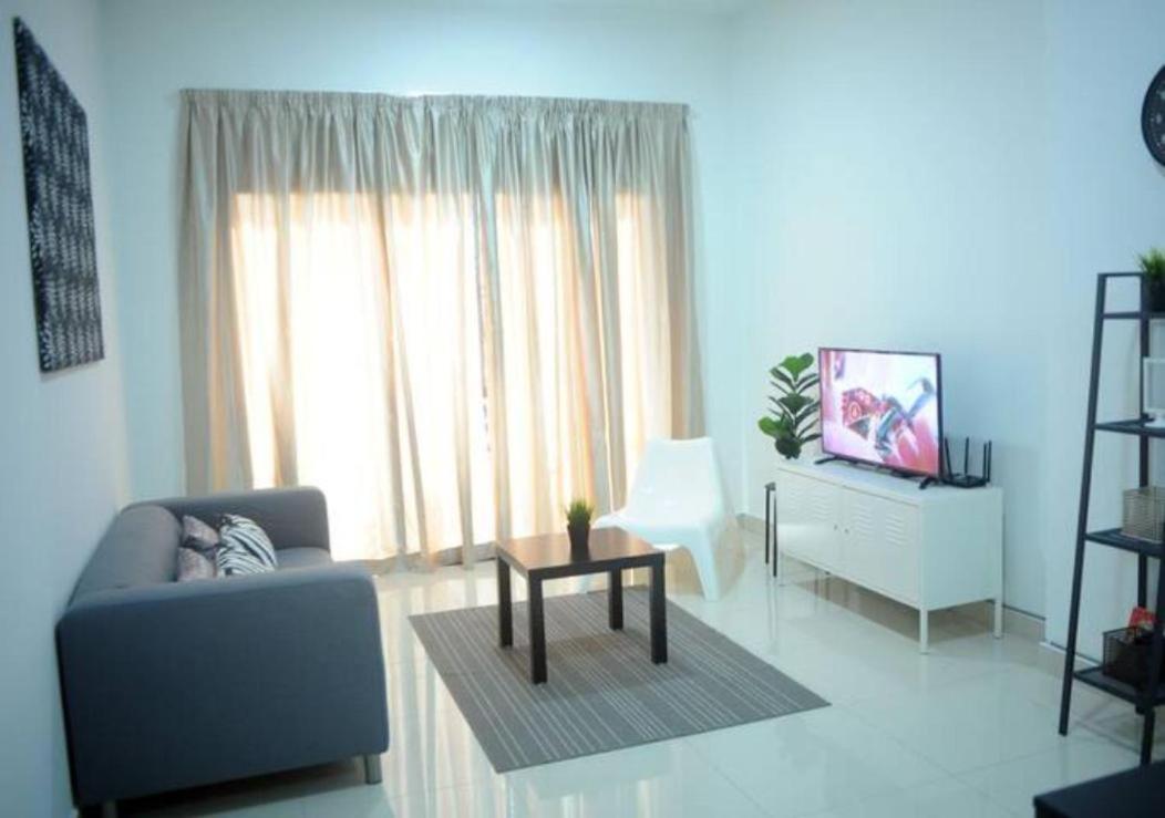 T STAY at Icon Residence -for 1 Room Free Netflix & Pool photo 7