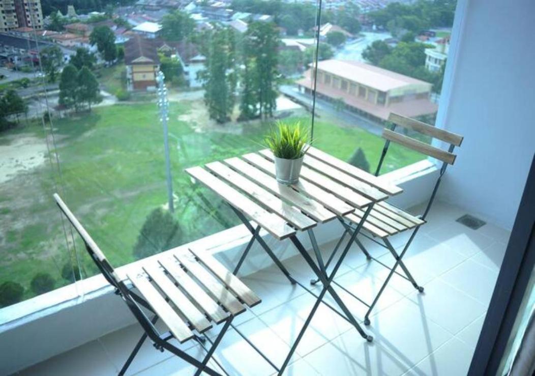 T STAY at Icon Residence -for 1 Room Free Netflix & Pool photo 8
