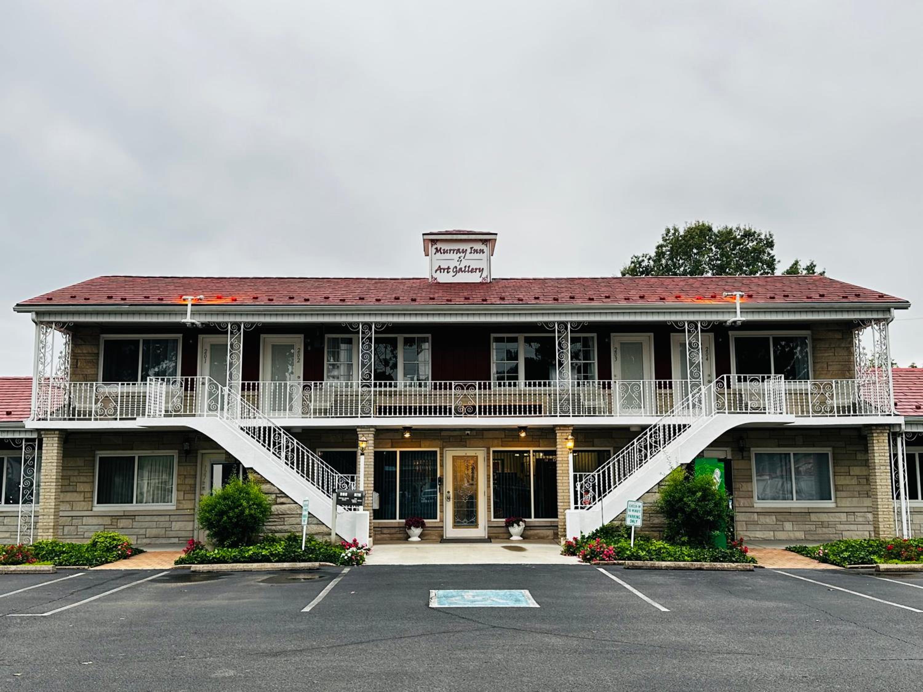 Murray Inn and Art Gallery view 3