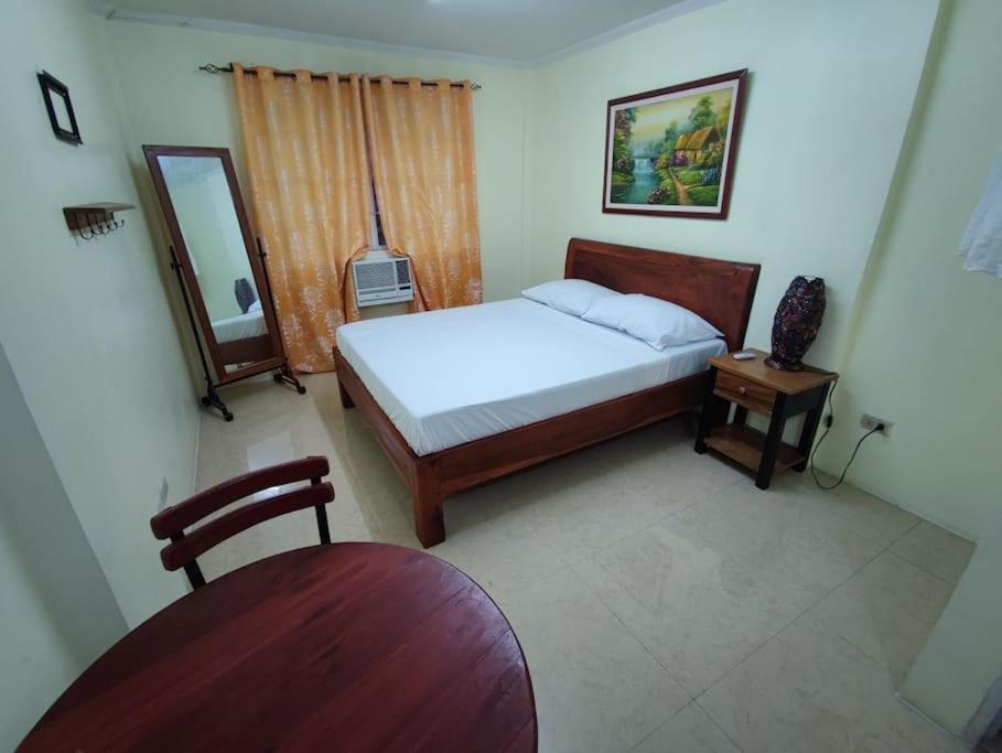 Lawton Residences Studio Room 2F
