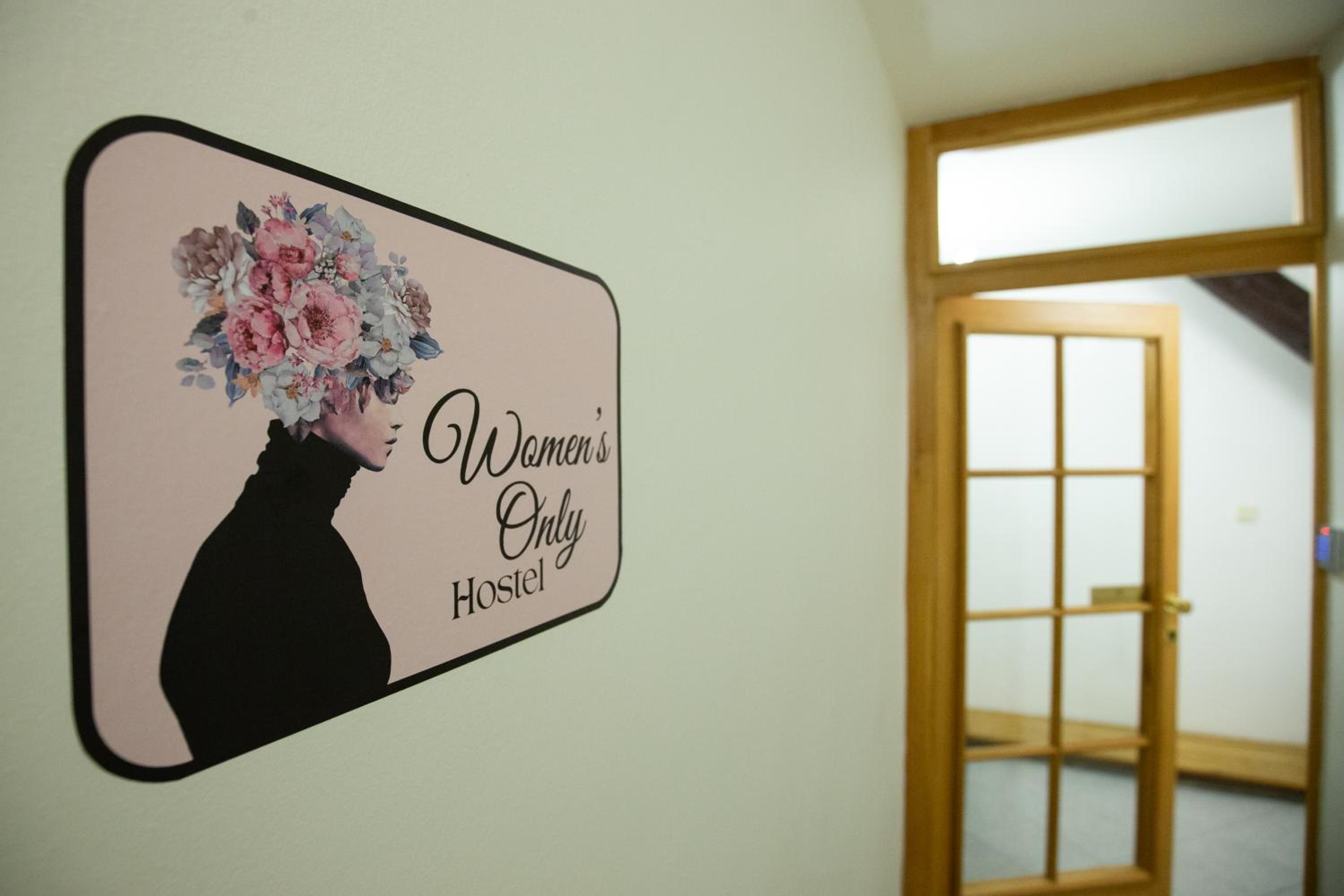 Women's Only Hostel - Female Only