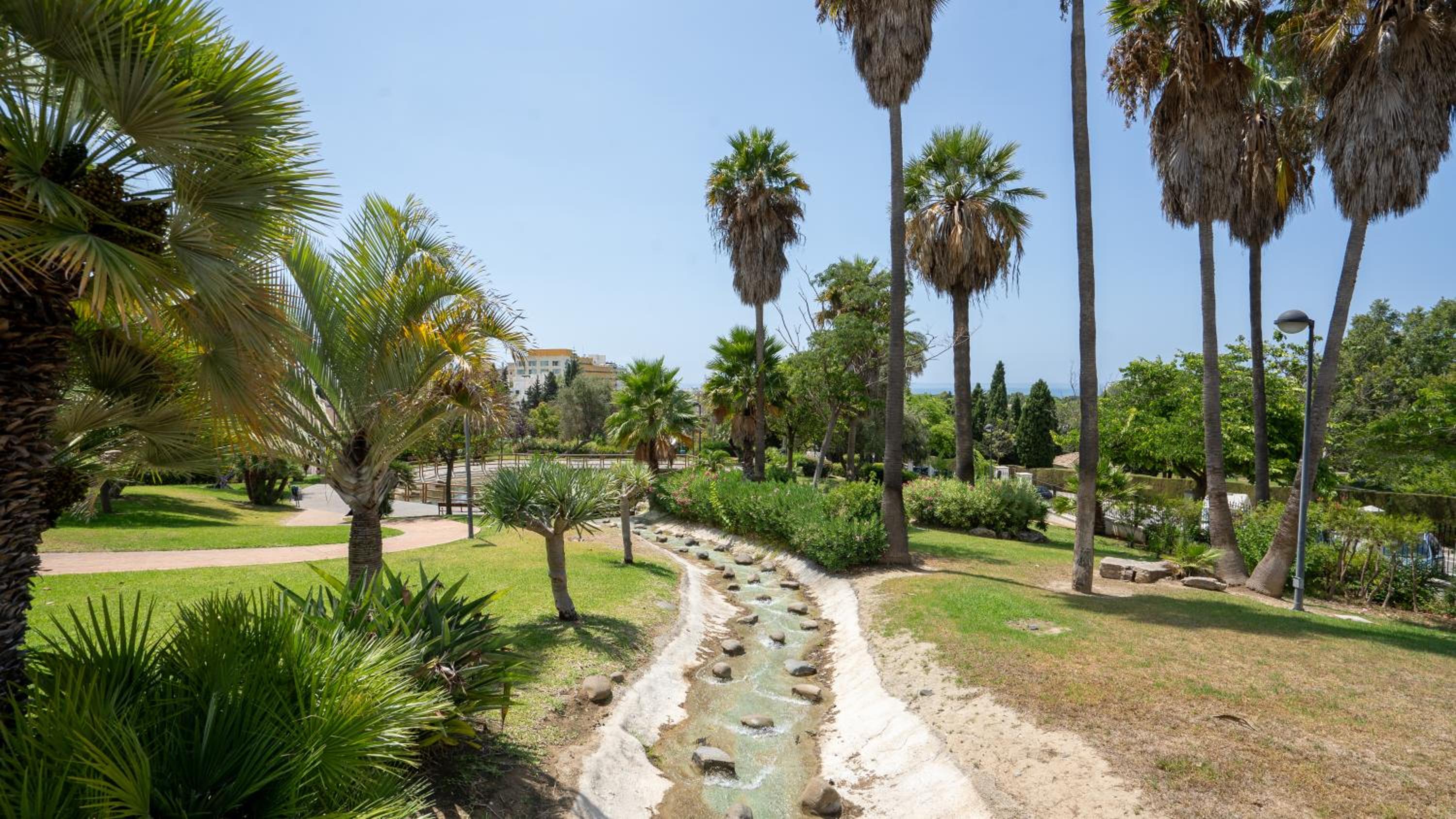 Luxury townhouse capricho golden mile